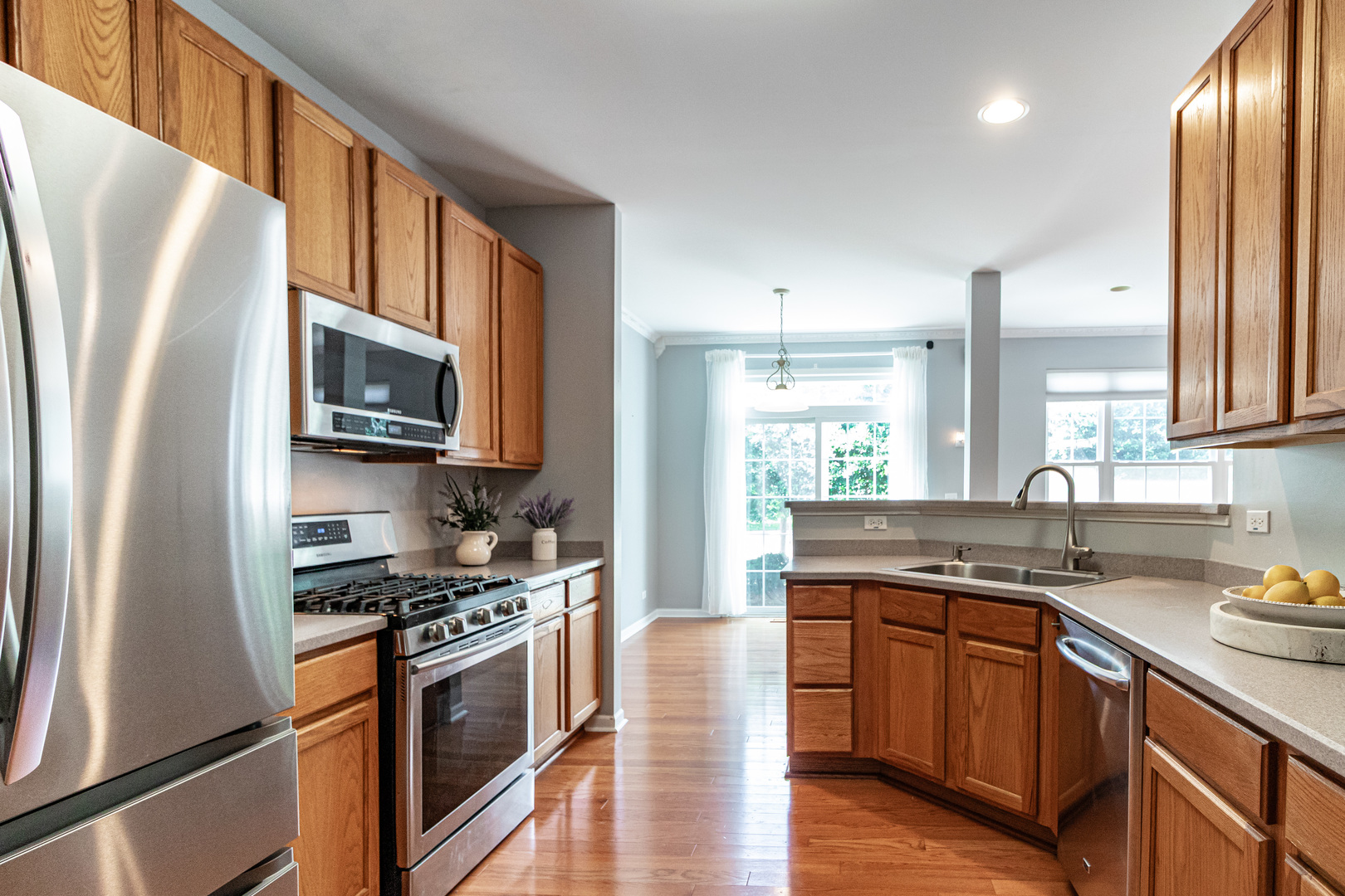 403 Shadow Creek Drive, Vernon Hills, IL 60061