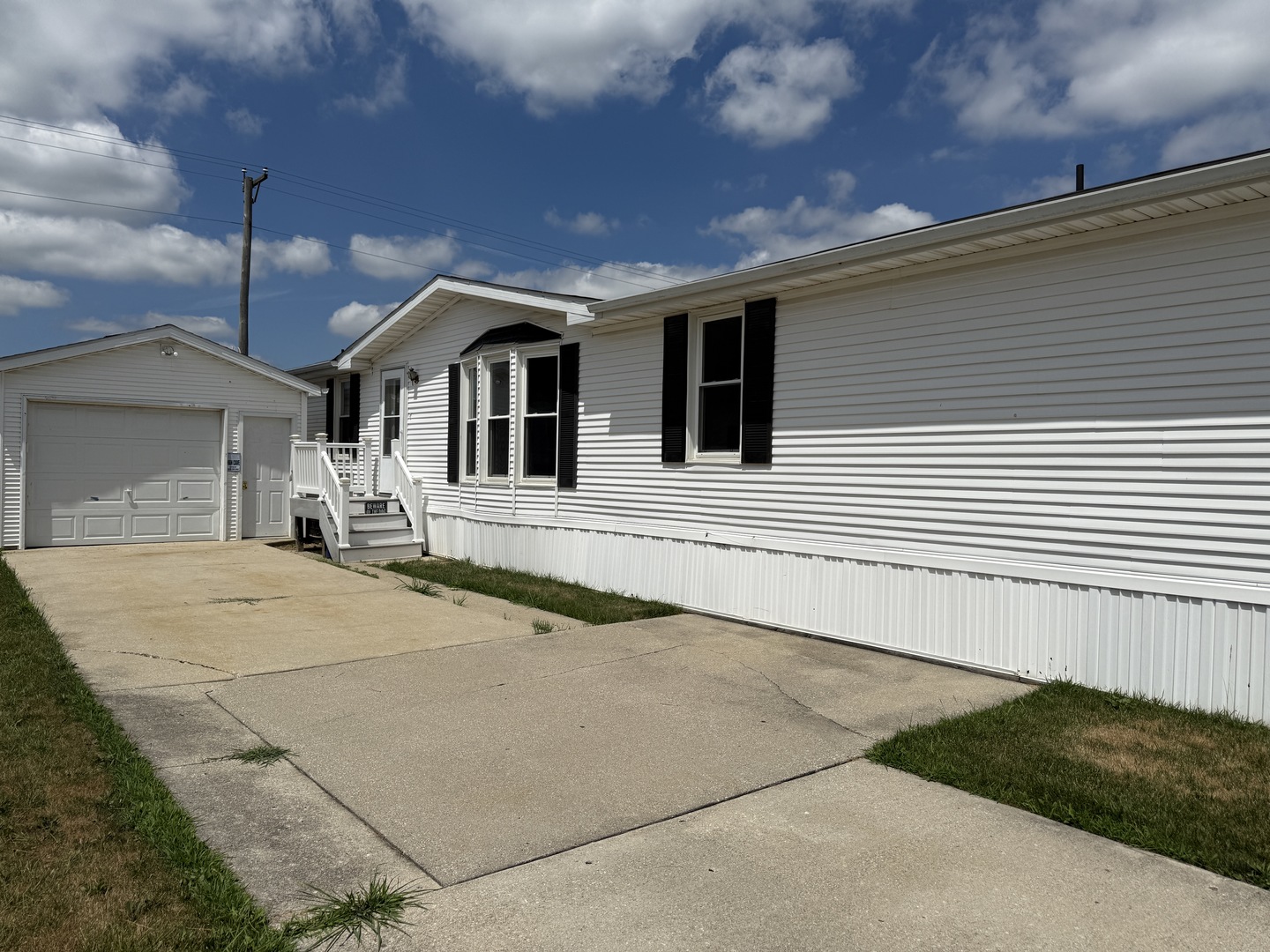 12 Drake Lane, Beecher, IL 60401