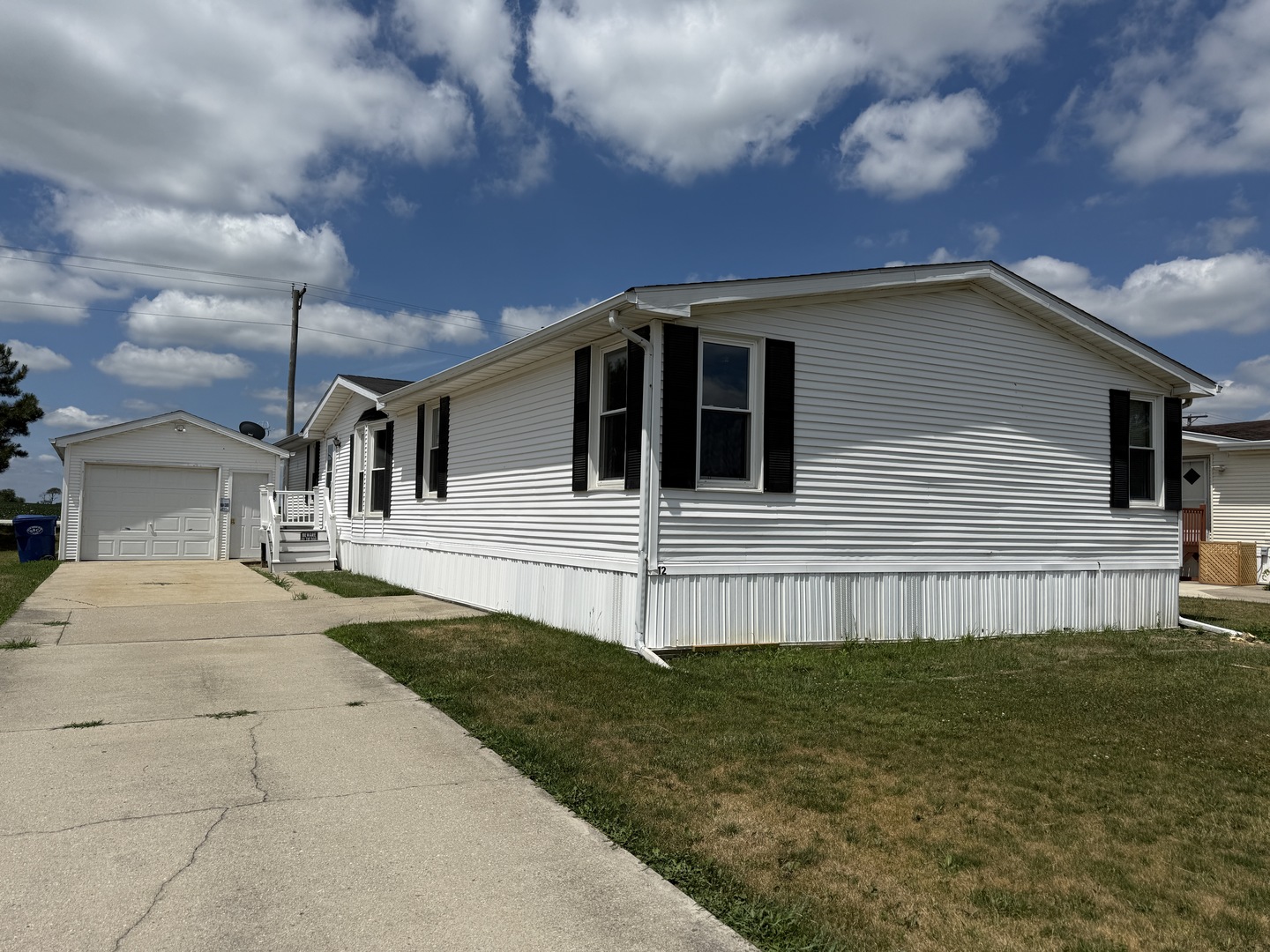 12 Drake Lane, Beecher, IL 60401