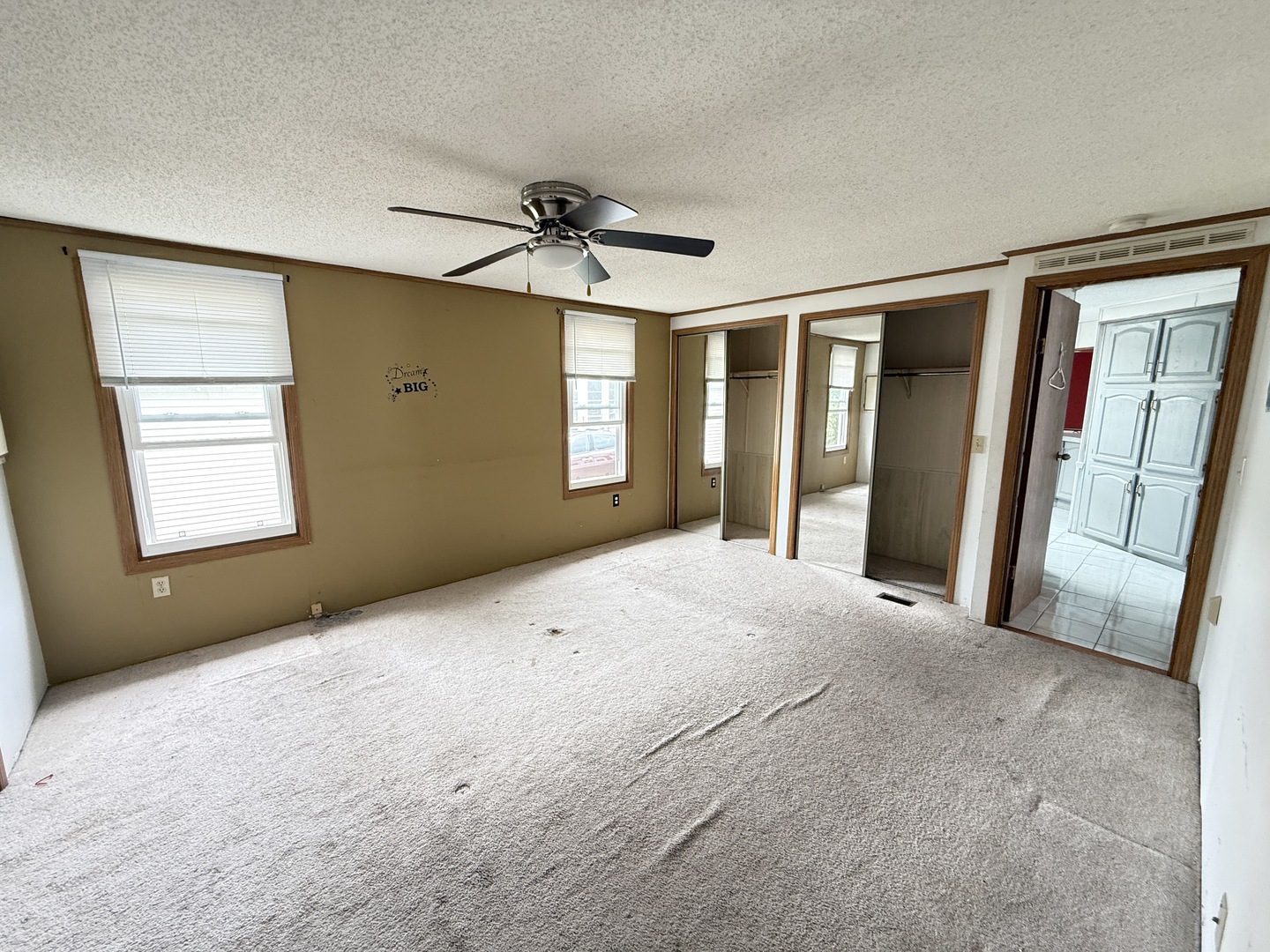 12 Drake Lane, Beecher, IL 60401