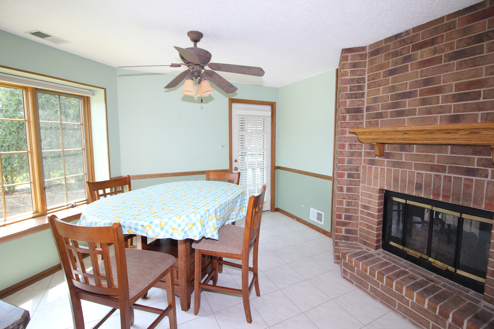 7853 W Oak Hills Court #2DR, Palos Heights, IL 60463