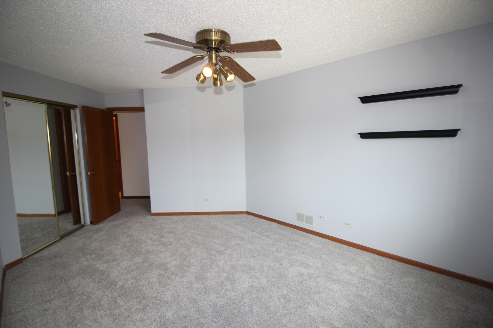 7853 W Oak Hills Court #2DR, Palos Heights, IL 60463