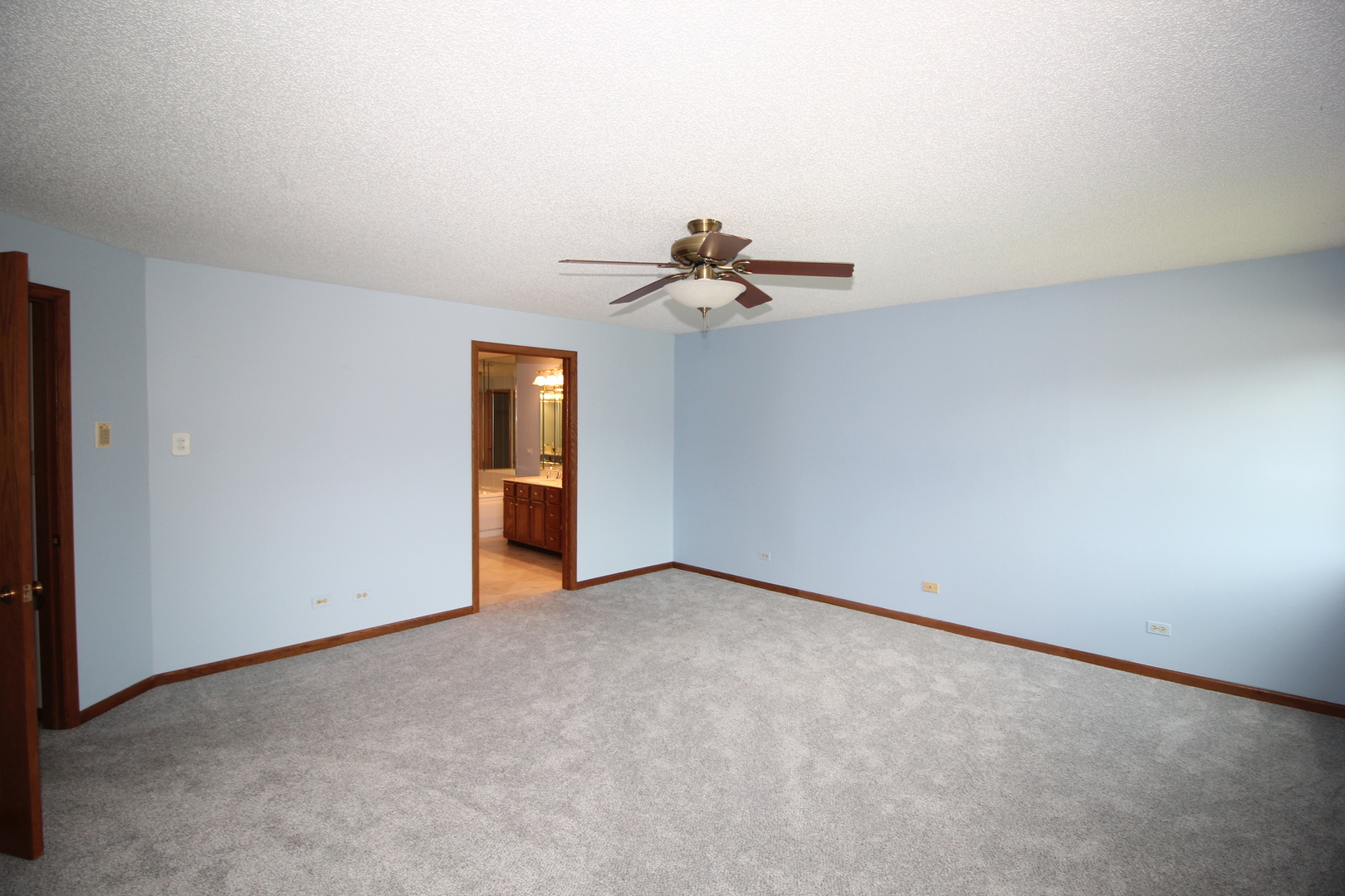 7853 W Oak Hills Court #2DR, Palos Heights, IL 60463