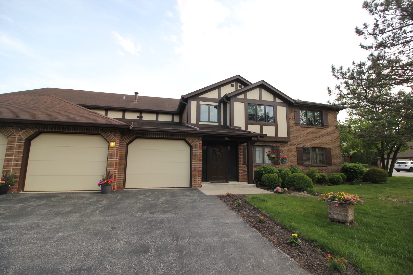 7853 W Oak Hills Court #2DR, Palos Heights, IL 60463