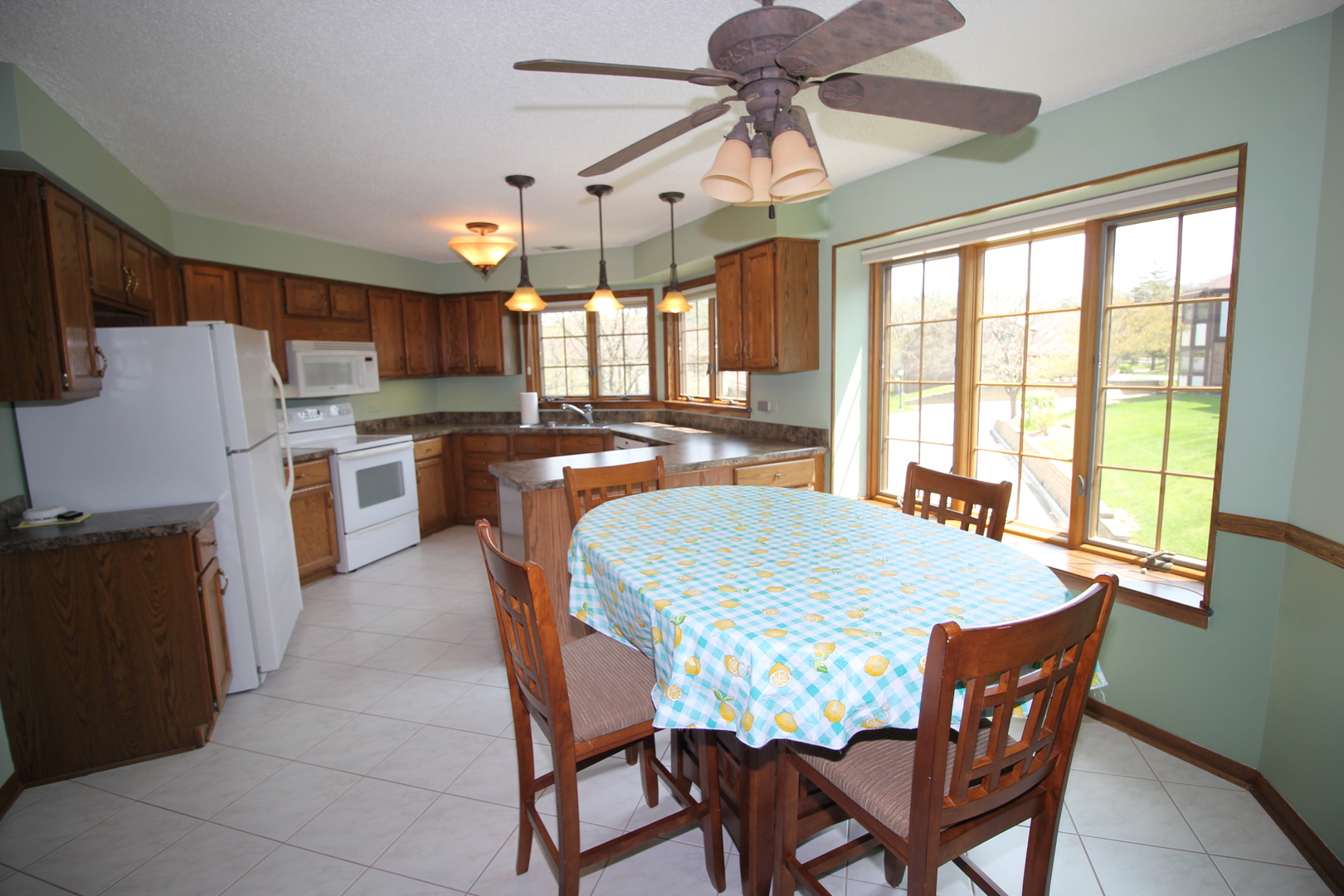 7853 W Oak Hills Court #2DR, Palos Heights, IL 60463
