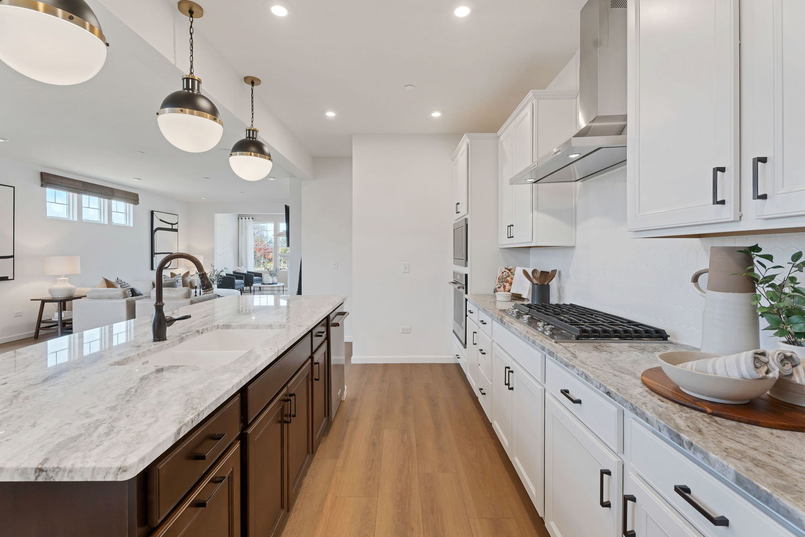 1048 Quarry Court #13, Carol Stream, IL 60188