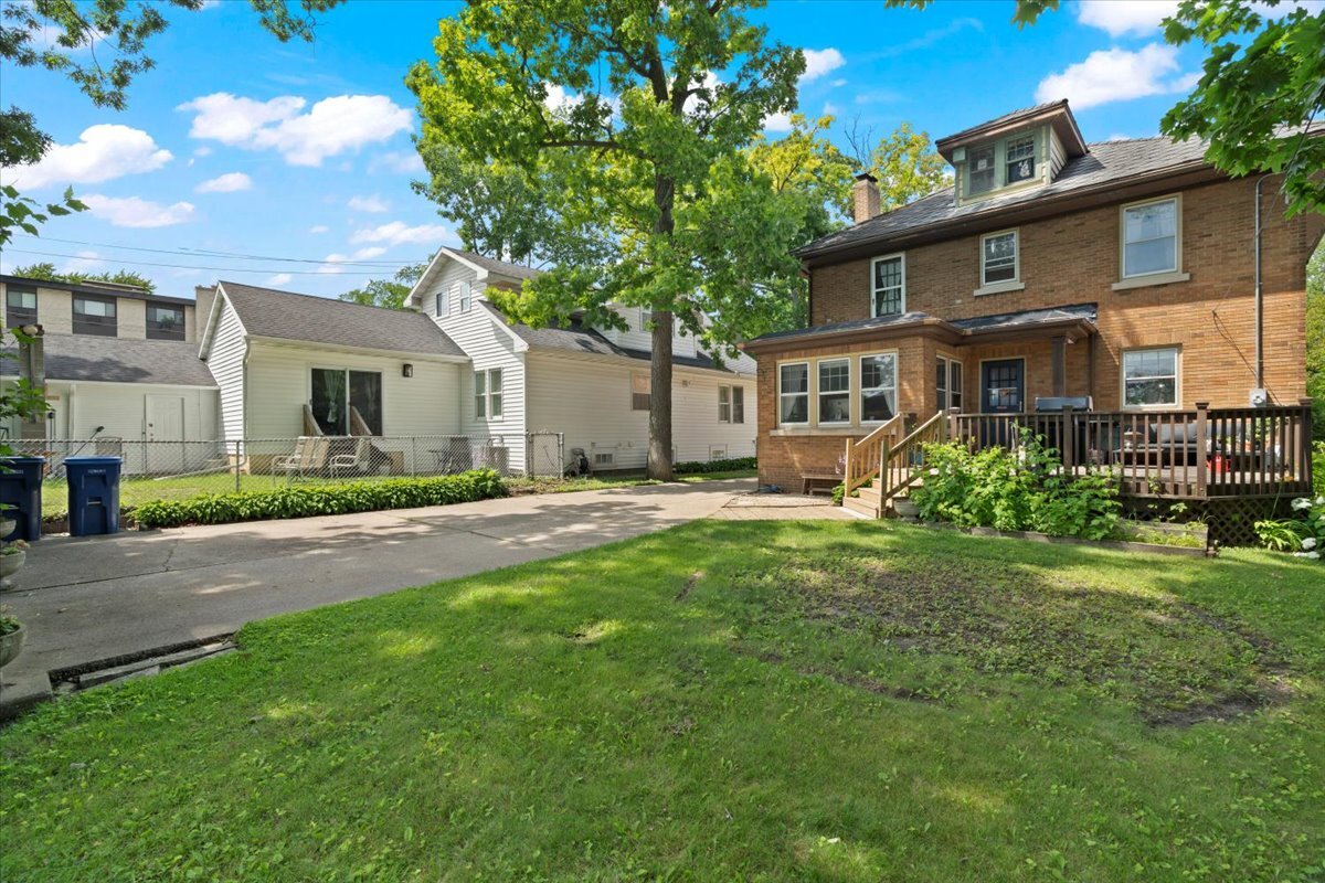401 Stanley Avenue, Waukegan, IL 60085