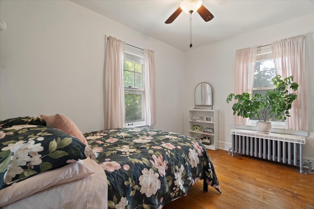 401 Stanley Avenue, Waukegan, IL 60085