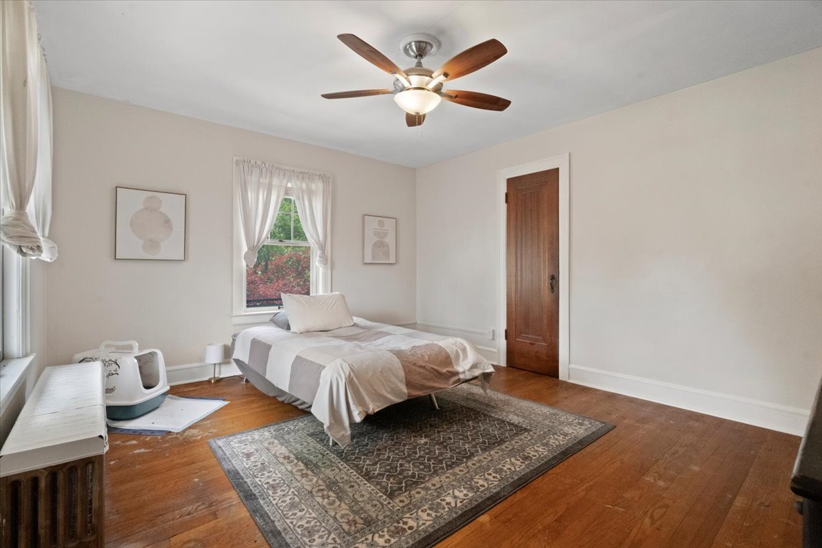 401 Stanley Avenue, Waukegan, IL 60085