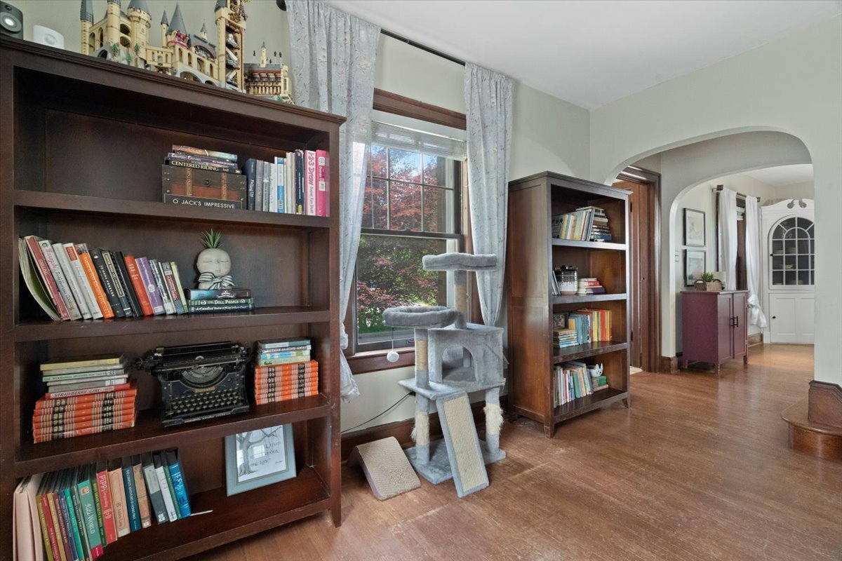 401 Stanley Avenue, Waukegan, IL 60085