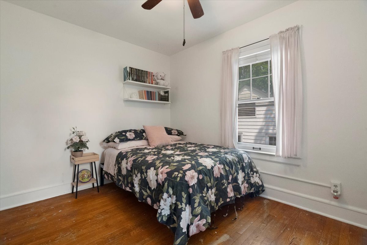 401 Stanley Avenue, Waukegan, IL 60085