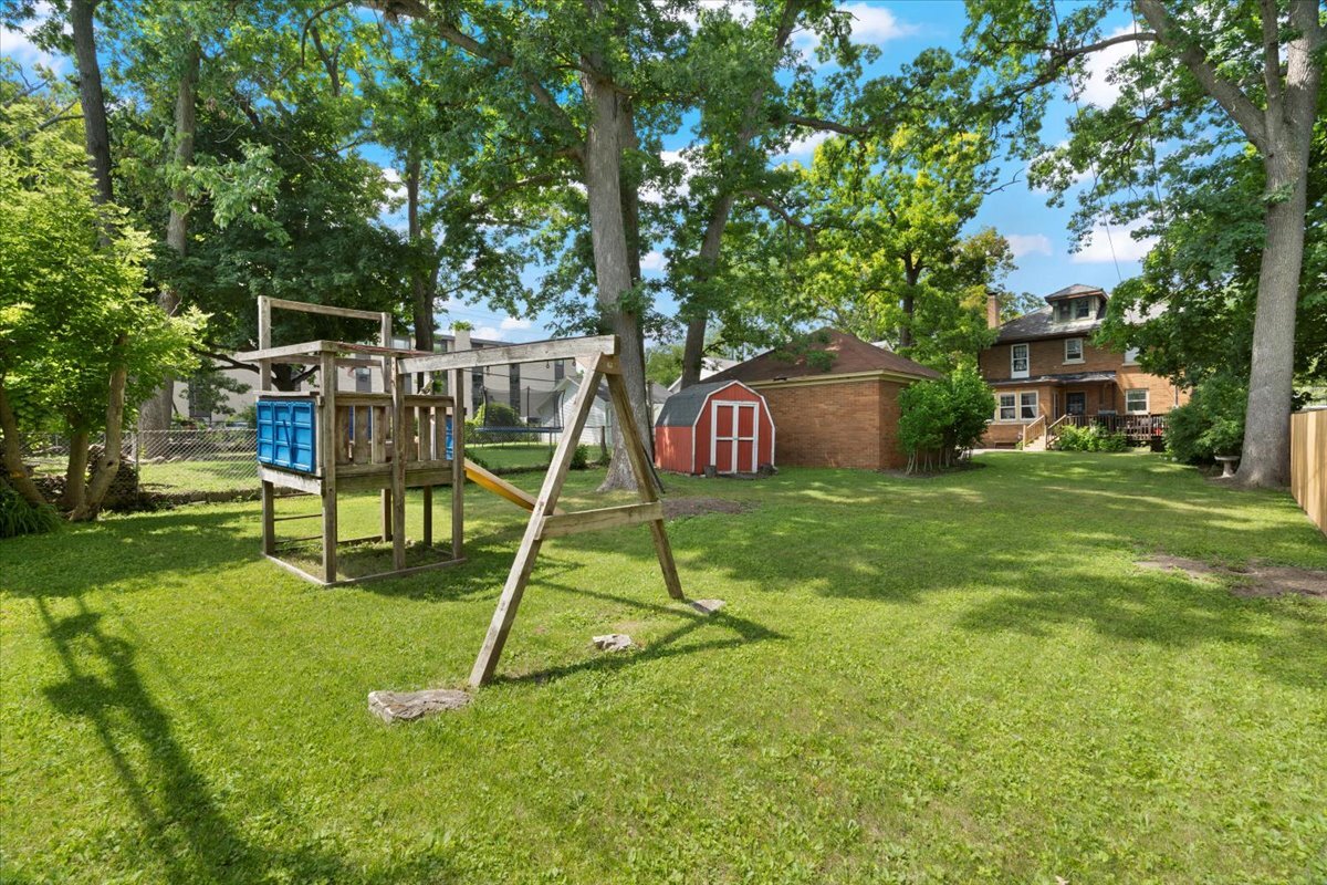 401 Stanley Avenue, Waukegan, IL 60085