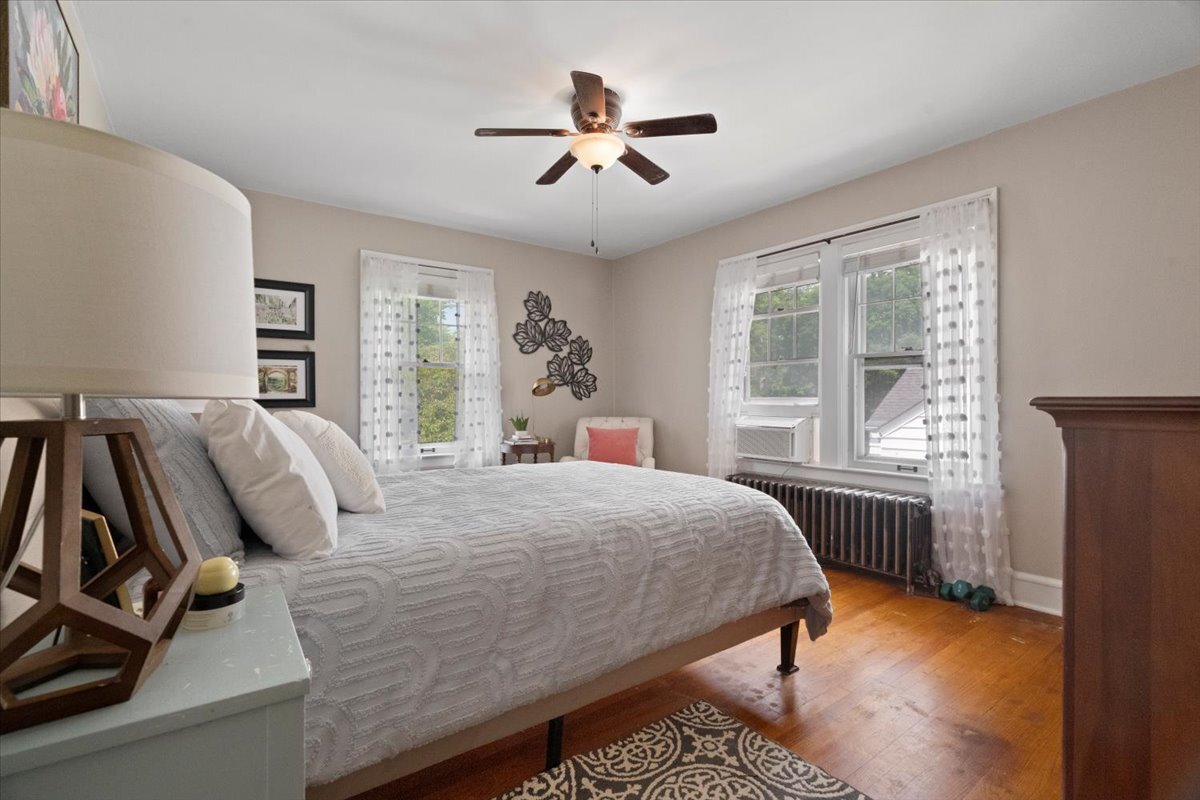 401 Stanley Avenue, Waukegan, IL 60085