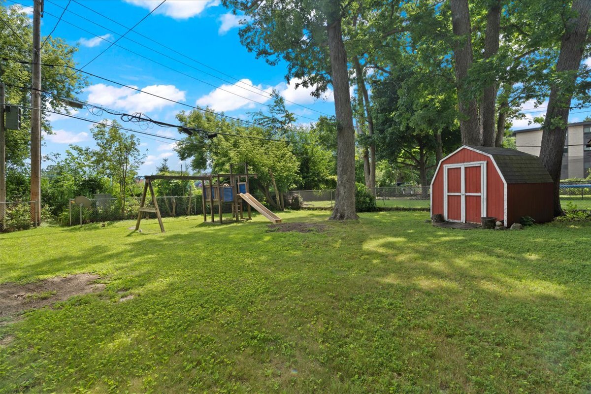 401 Stanley Avenue, Waukegan, IL 60085