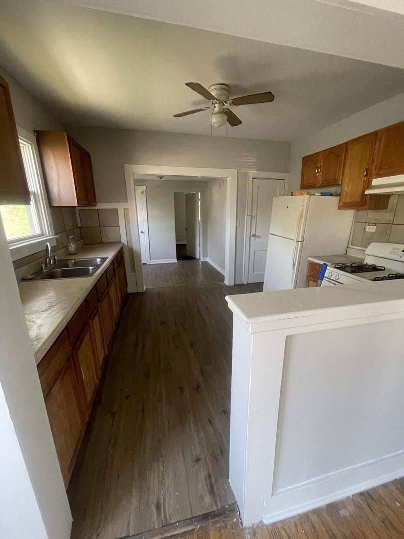 10056 S Indiana Avenue, Chicago, IL 60628