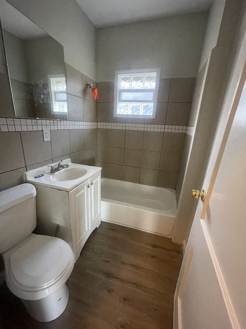 10056 S Indiana Avenue, Chicago, IL 60628