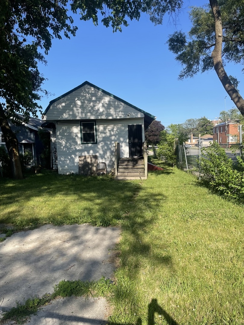 10056 S Indiana Avenue, Chicago, IL 60628