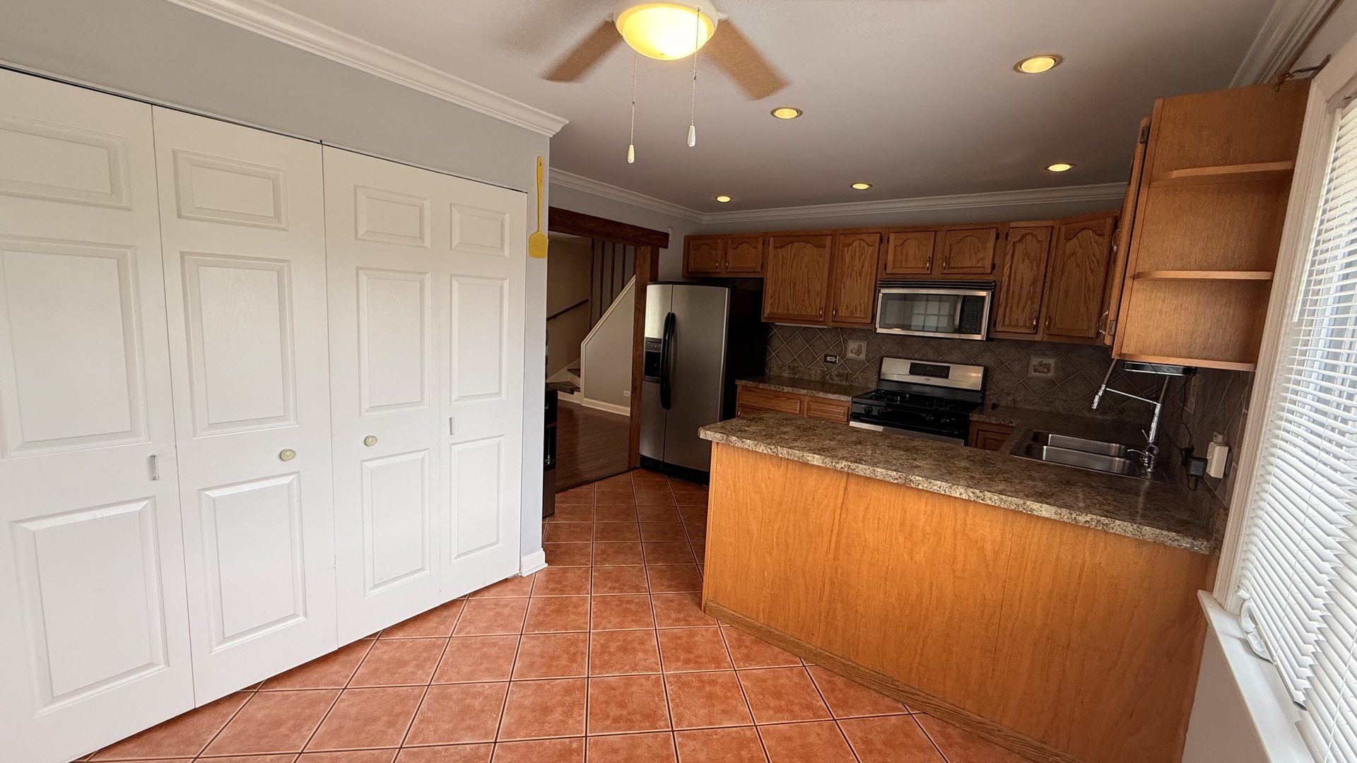 8937 Southfield Drive, Bridgeview, IL 60455