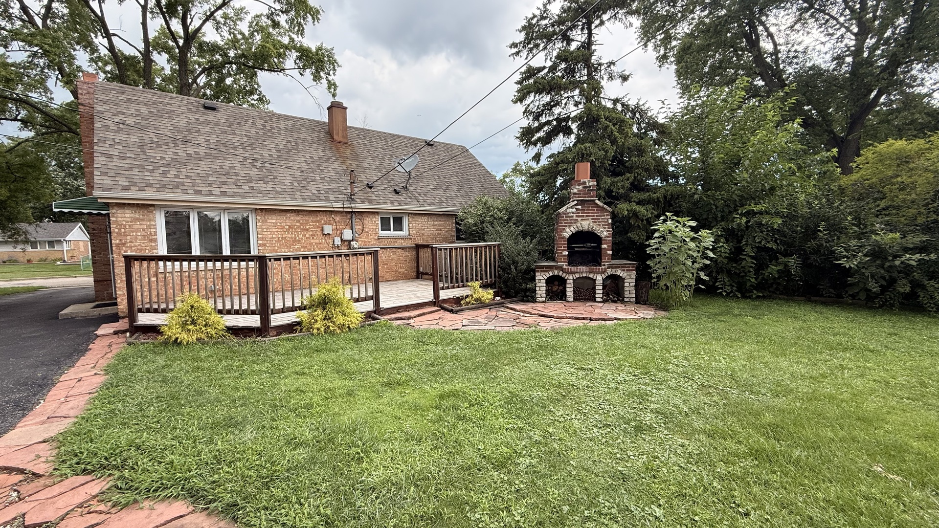 8937 Southfield Drive, Bridgeview, IL 60455