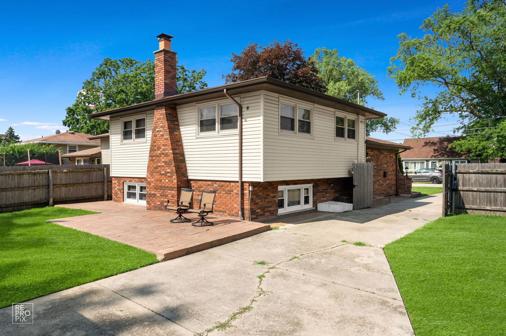 10909 s Neenah Avenue, Worth, IL 60482