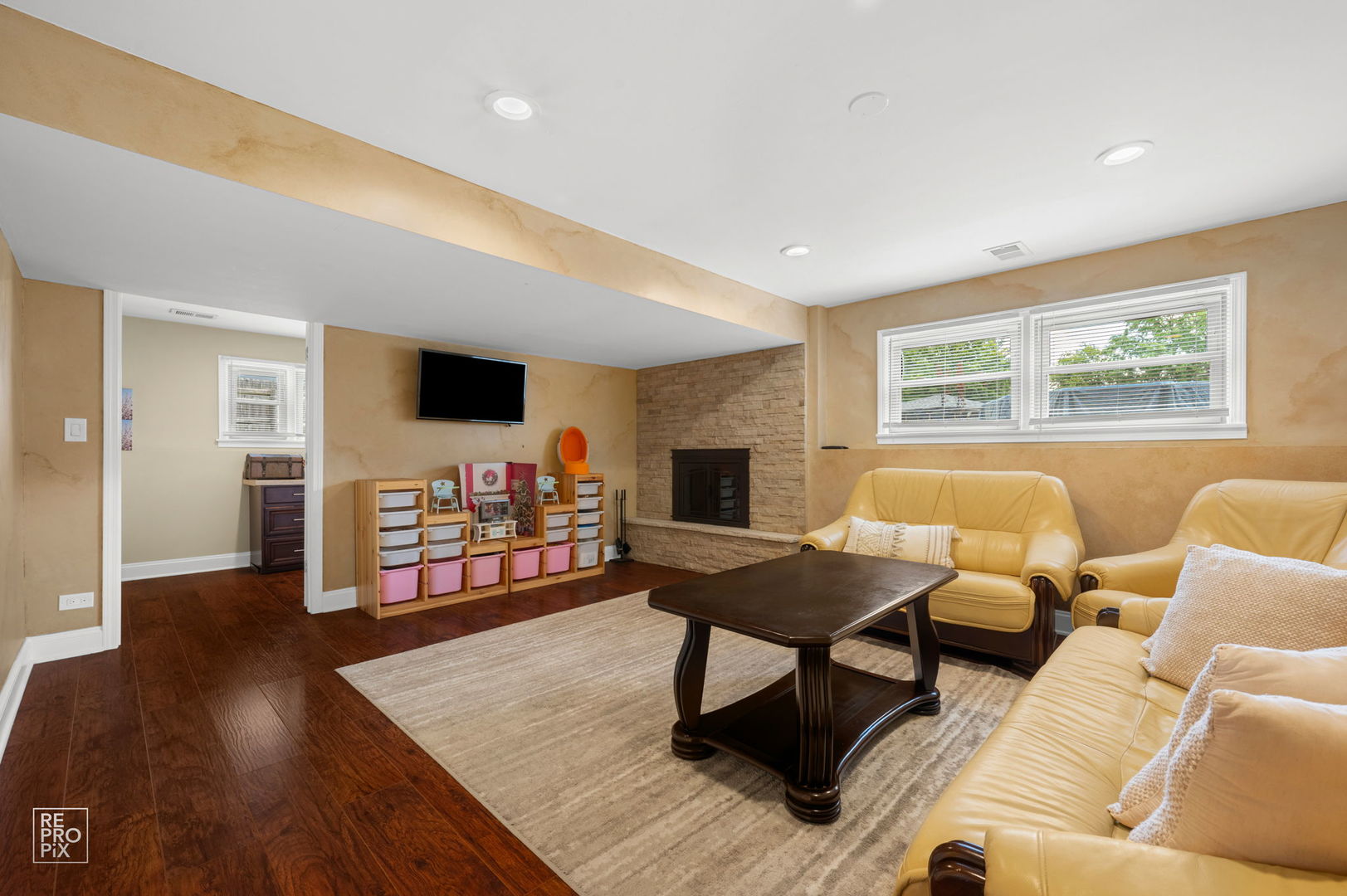 10909 s Neenah Avenue, Worth, IL 60482