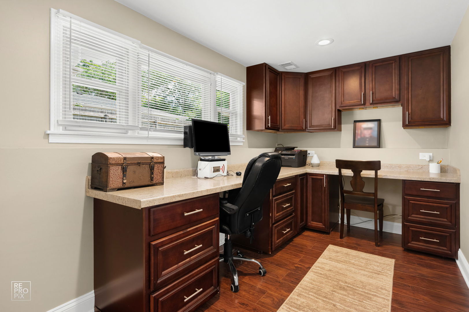 10909 s Neenah Avenue, Worth, IL 60482