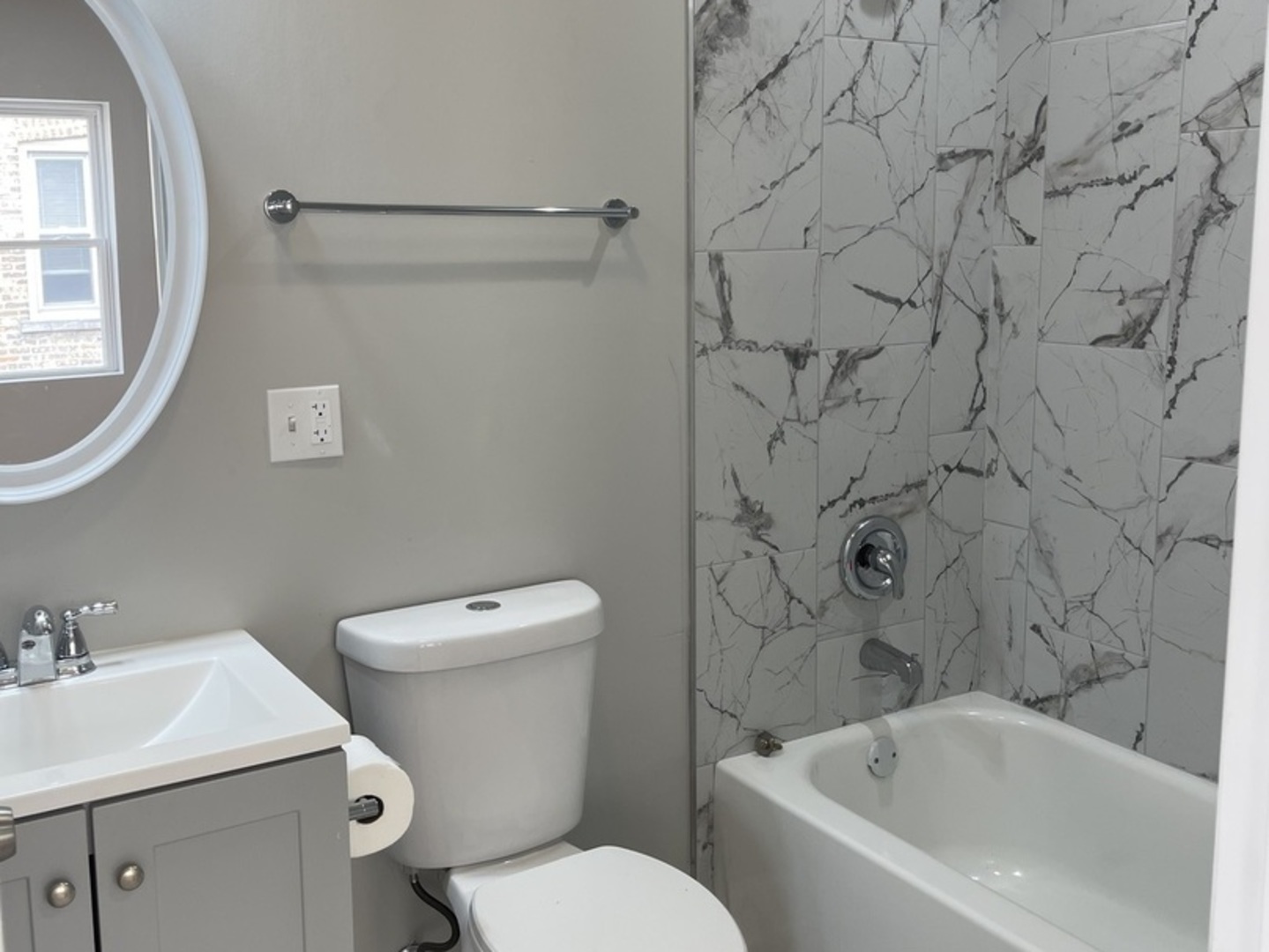 10914 S Vernon Avenue, Chicago, IL 60628