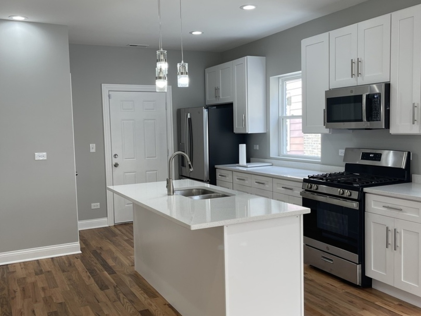 10914 S Vernon Avenue, Chicago, IL 60628