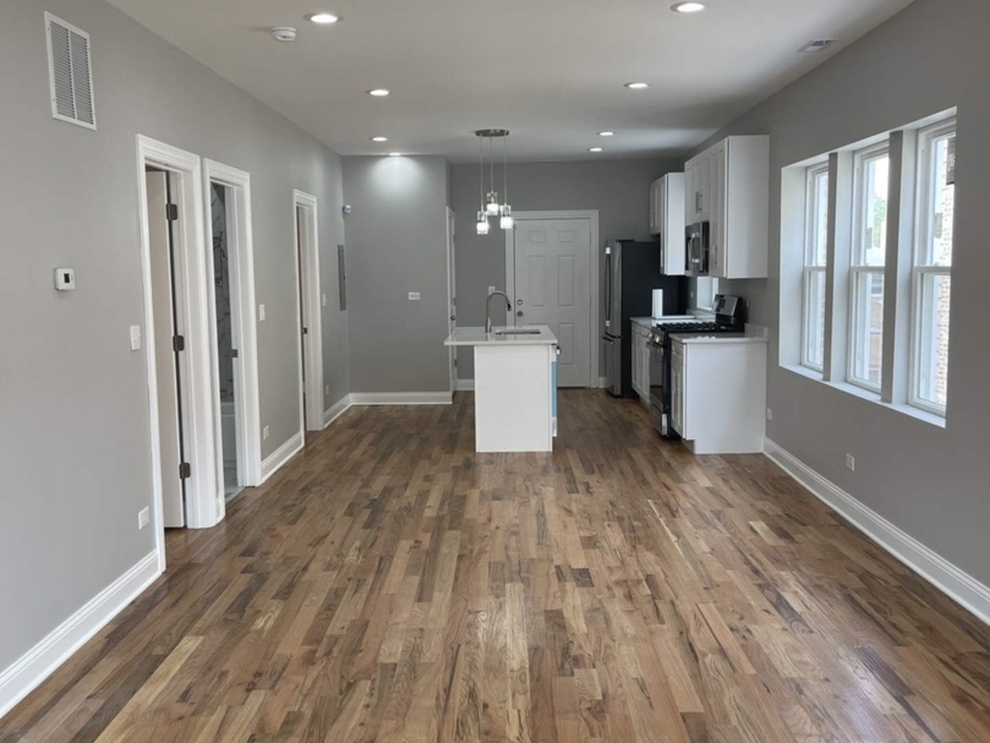 10914 S Vernon Avenue, Chicago, IL 60628