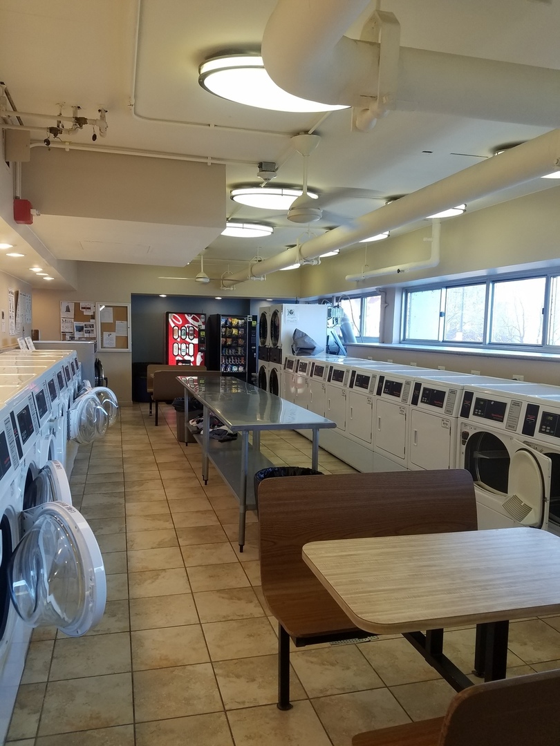 6171 N Sheridan Road #705, Chicago, IL 60660