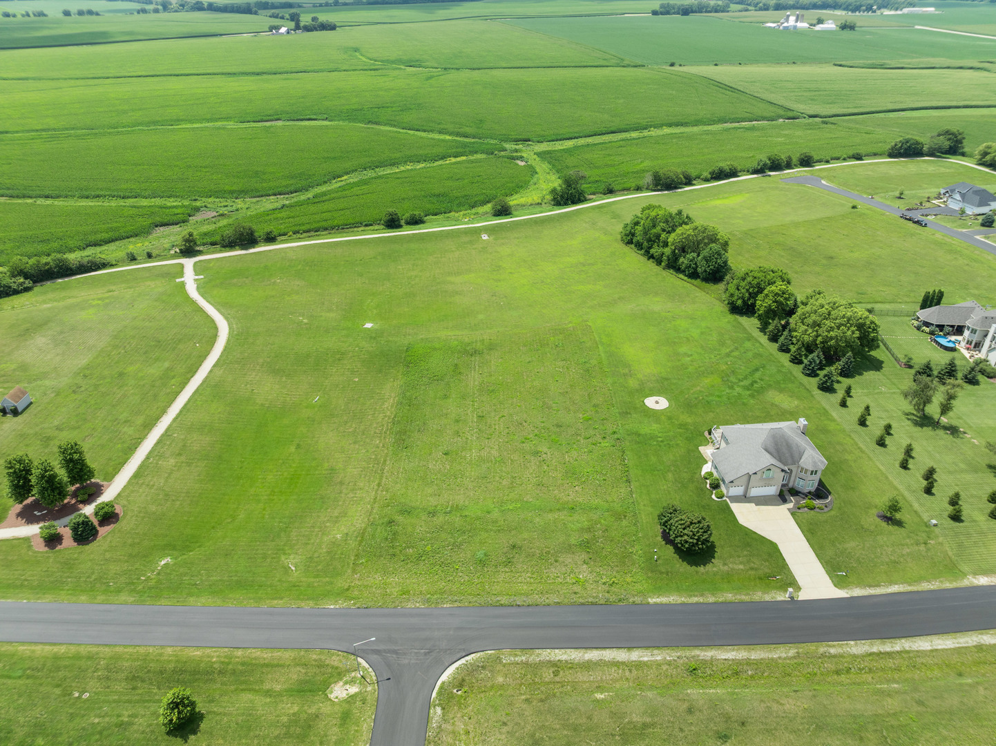 15880 S Stonewall Drive, Newark, IL 60541