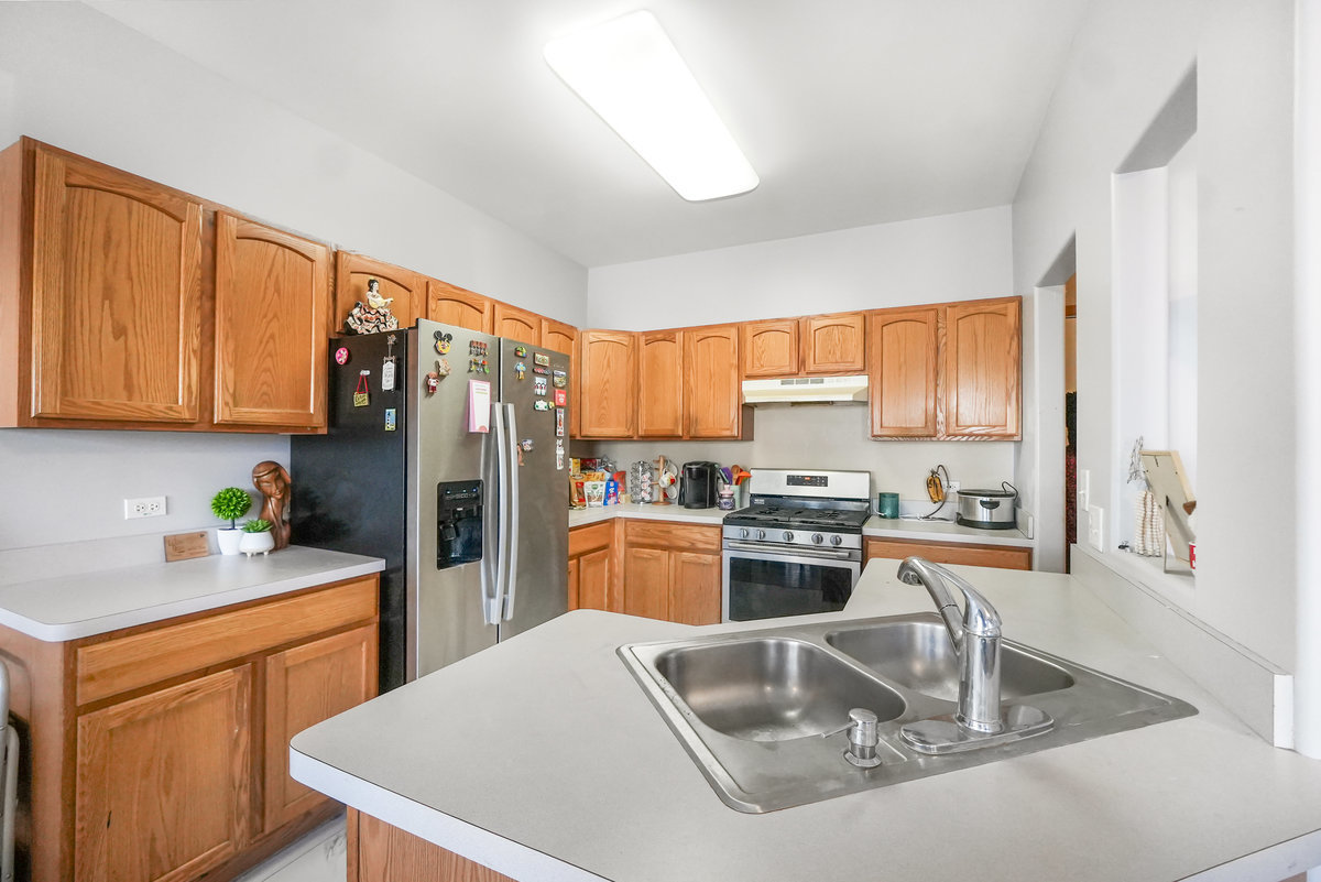 1756 Waters Edge Drive, Minooka, IL 60447