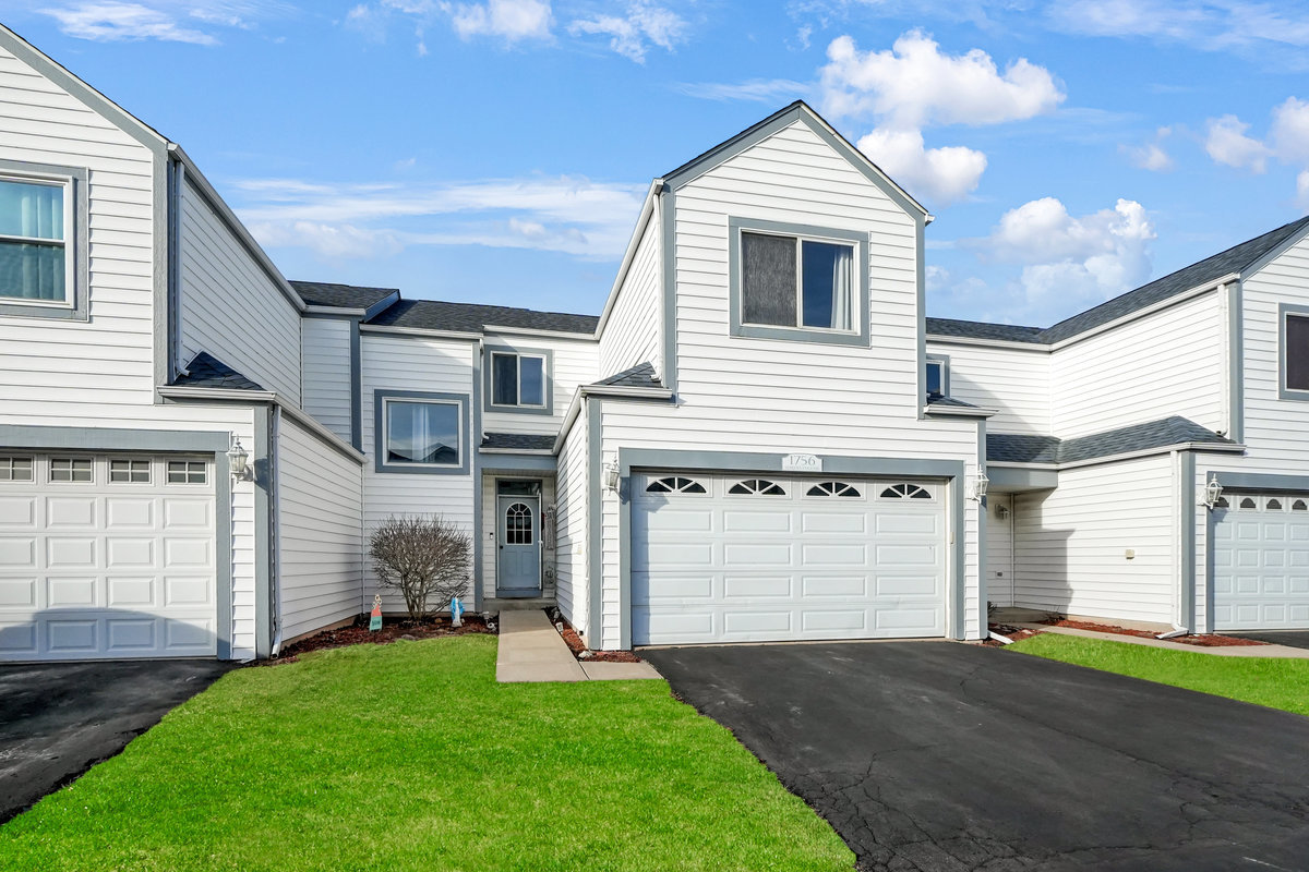 1756 Waters Edge Drive, Minooka, IL 60447