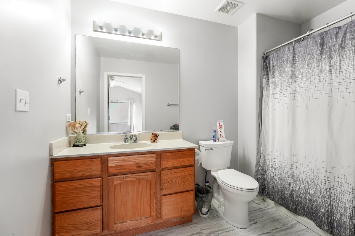 1756 Waters Edge Drive, Minooka, IL 60447