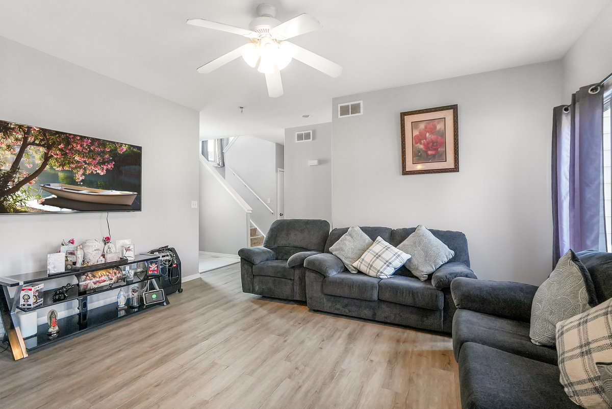 1756 Waters Edge Drive, Minooka, IL 60447