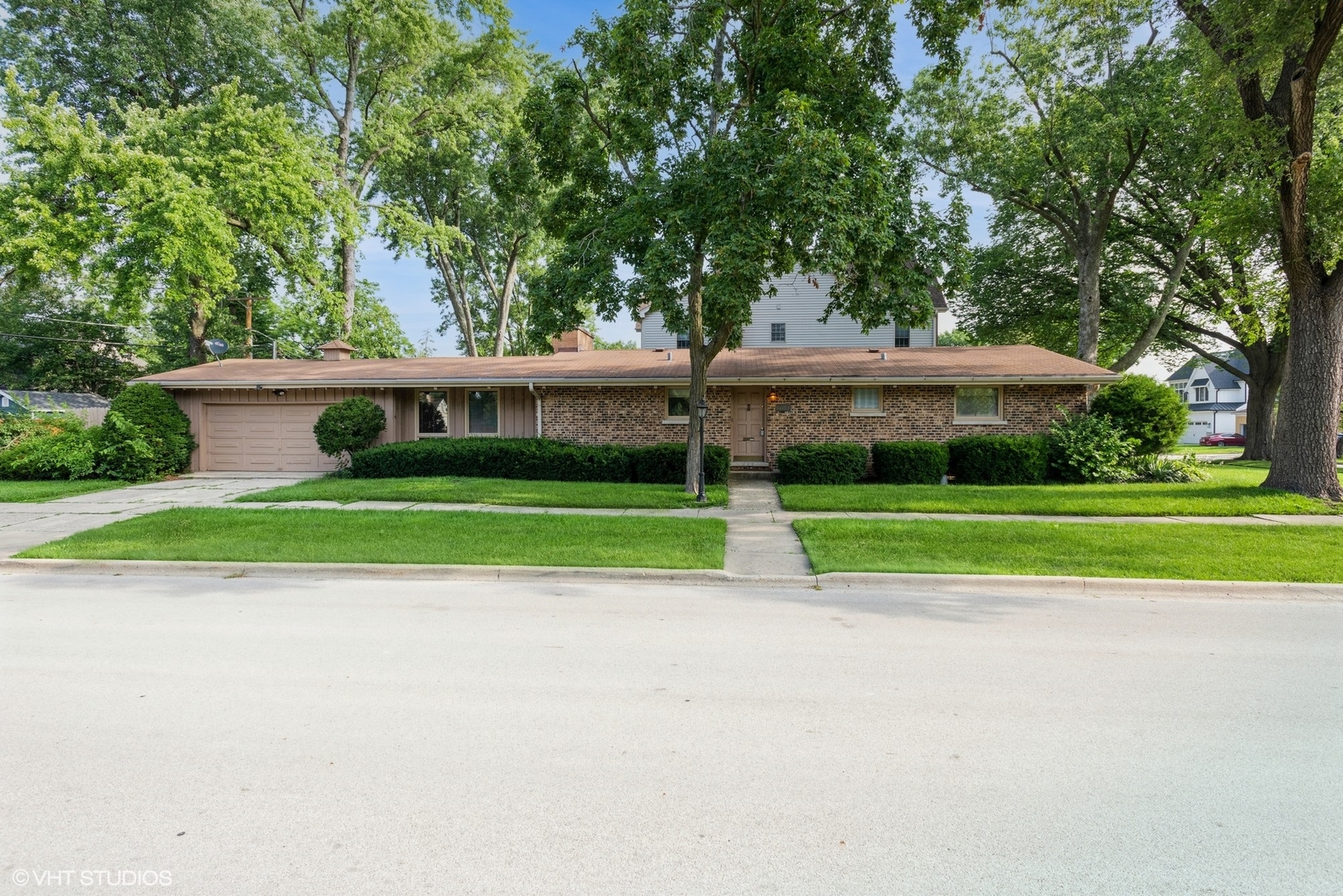 461 W Grantley Avenue, Elmhurst, IL 60126