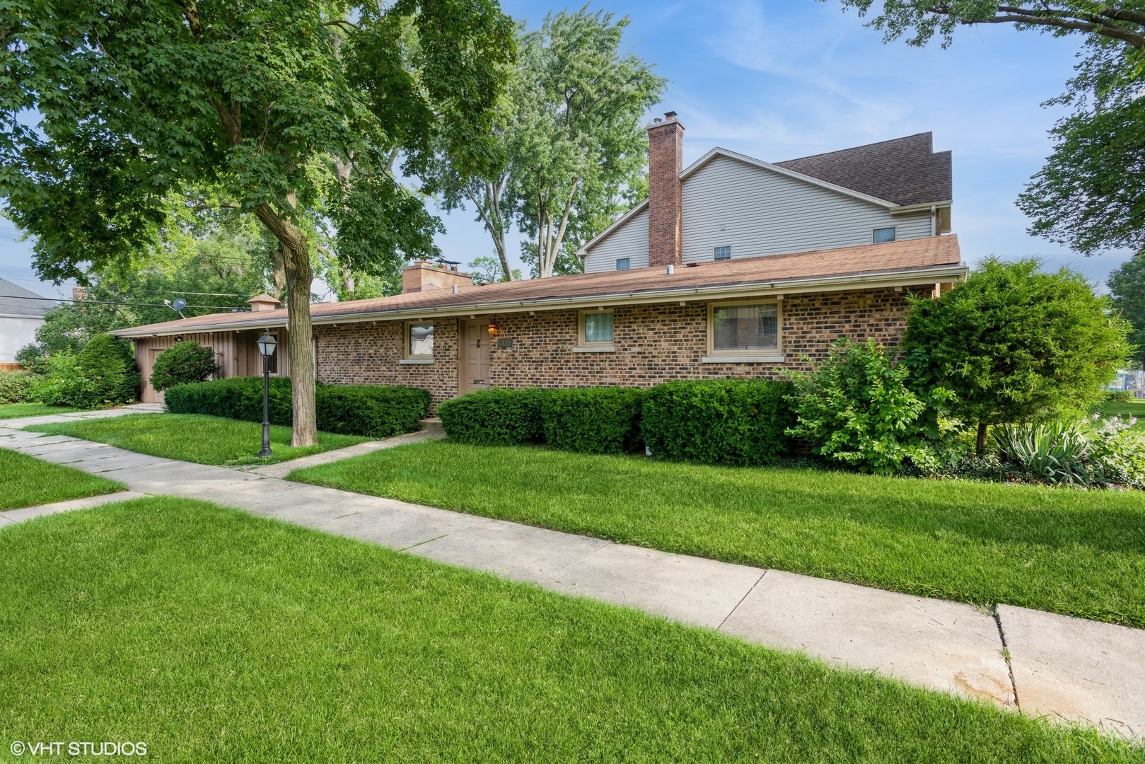 461 W Grantley Avenue, Elmhurst, IL 60126