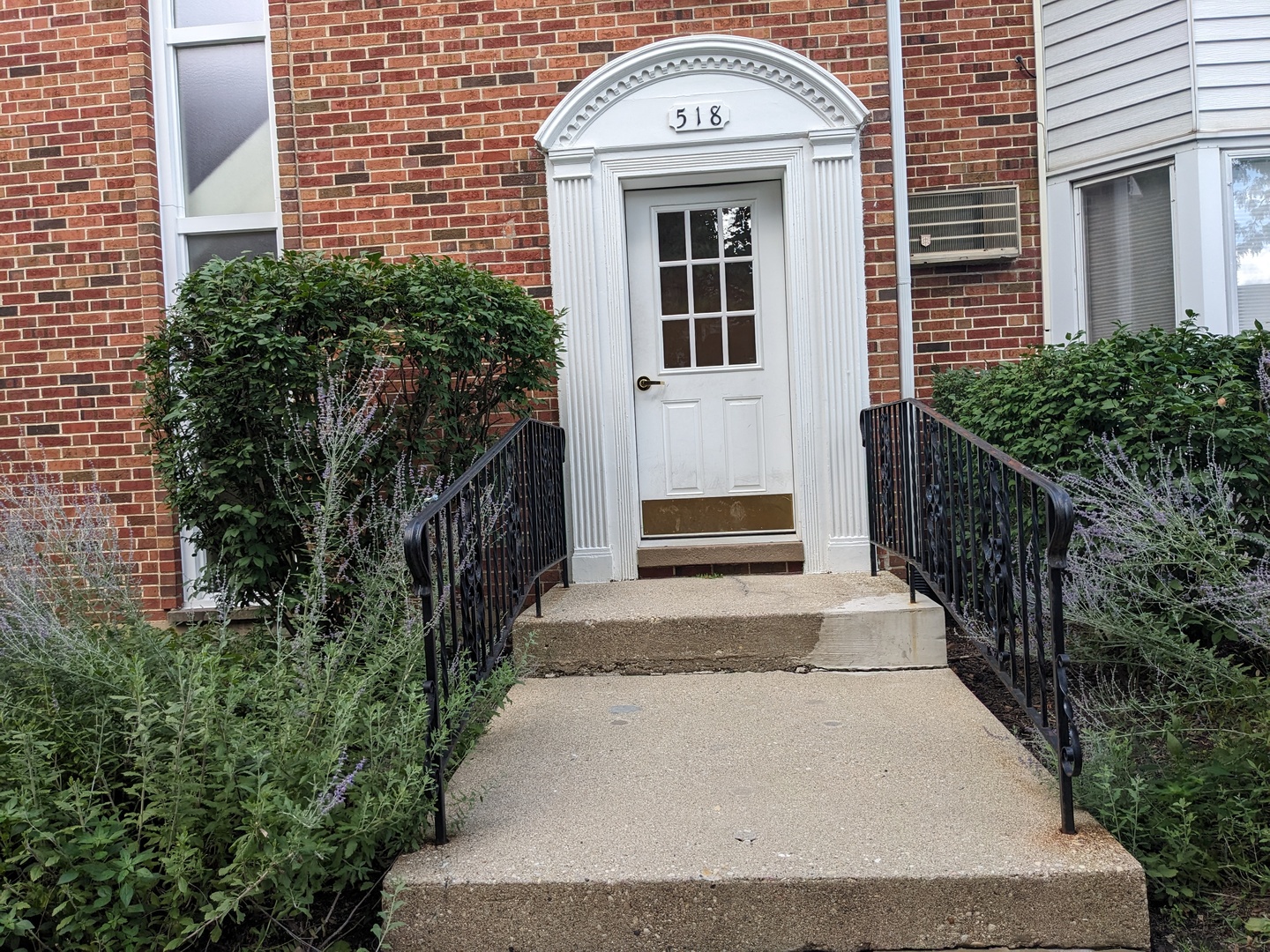 518 W Miner Street #2H, Arlington Heights, IL 60005