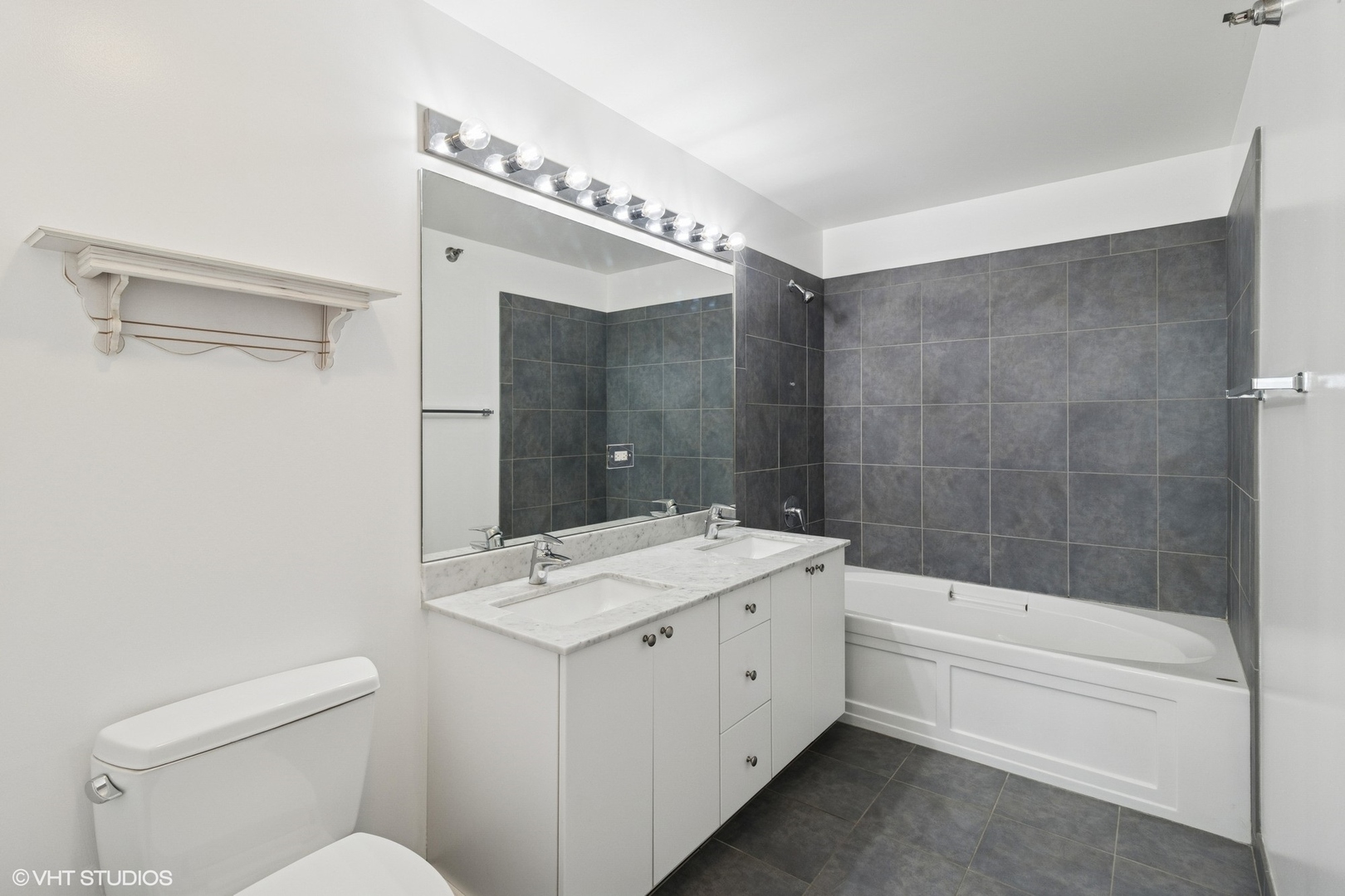 235 W Van Buren Street #4315, Chicago, IL 60607