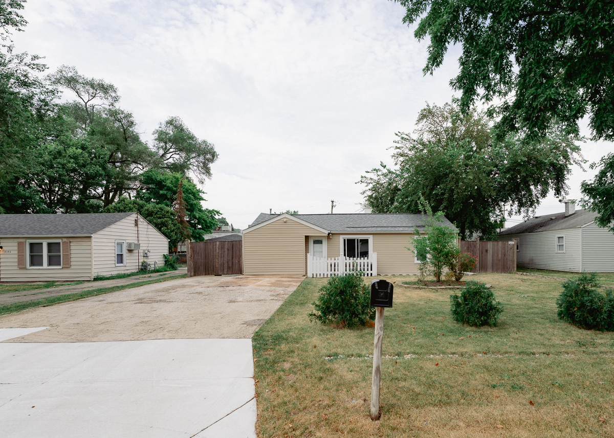 2352 Parkrose Avenue, Crest Hill, IL 60403