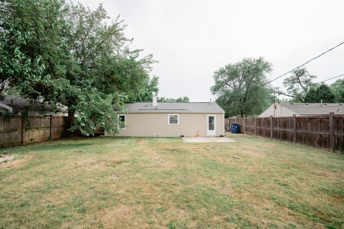 2352 Parkrose Avenue, Crest Hill, IL 60403