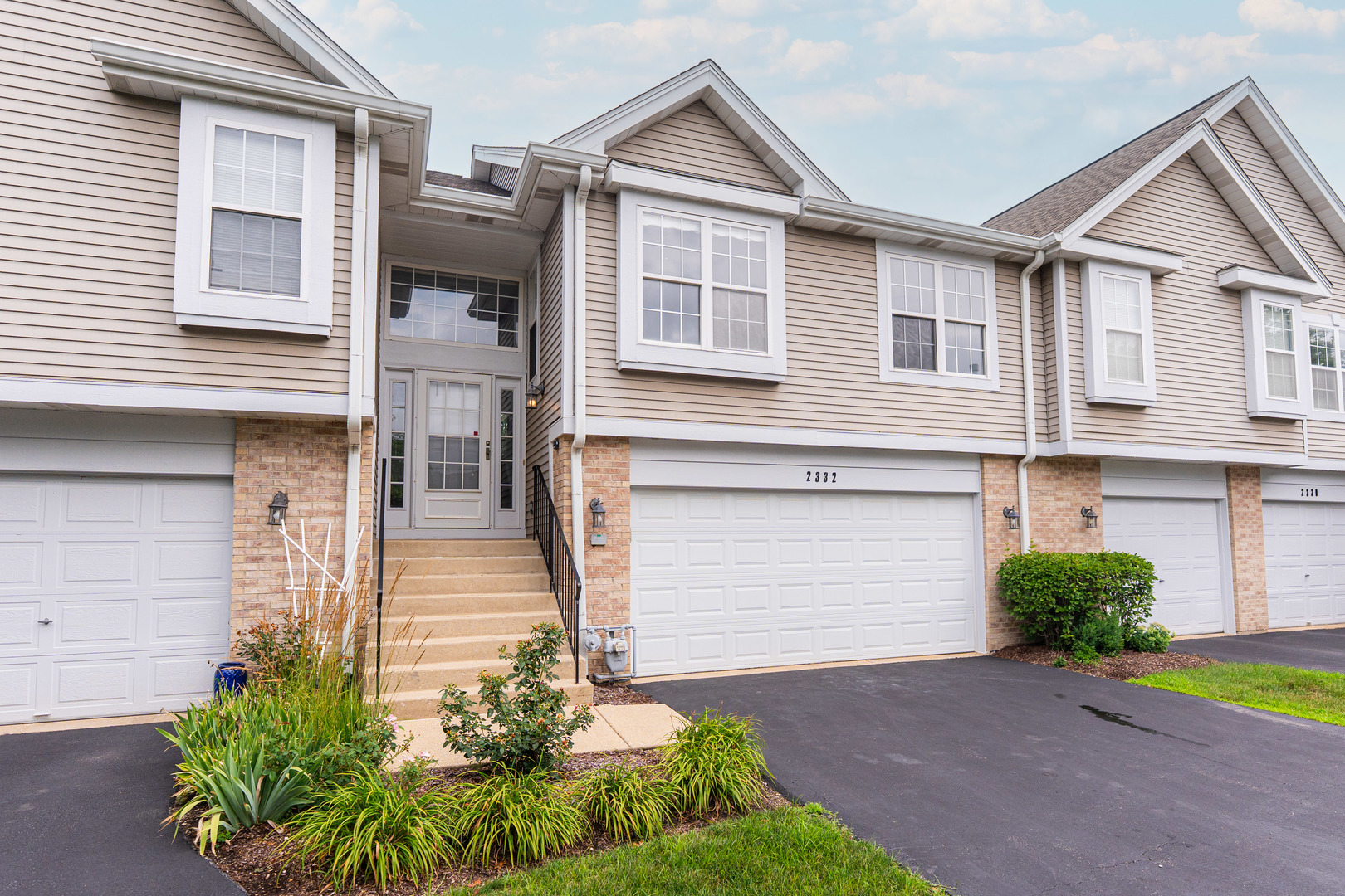 2332 Old George Way, Downers Grove, IL 60515