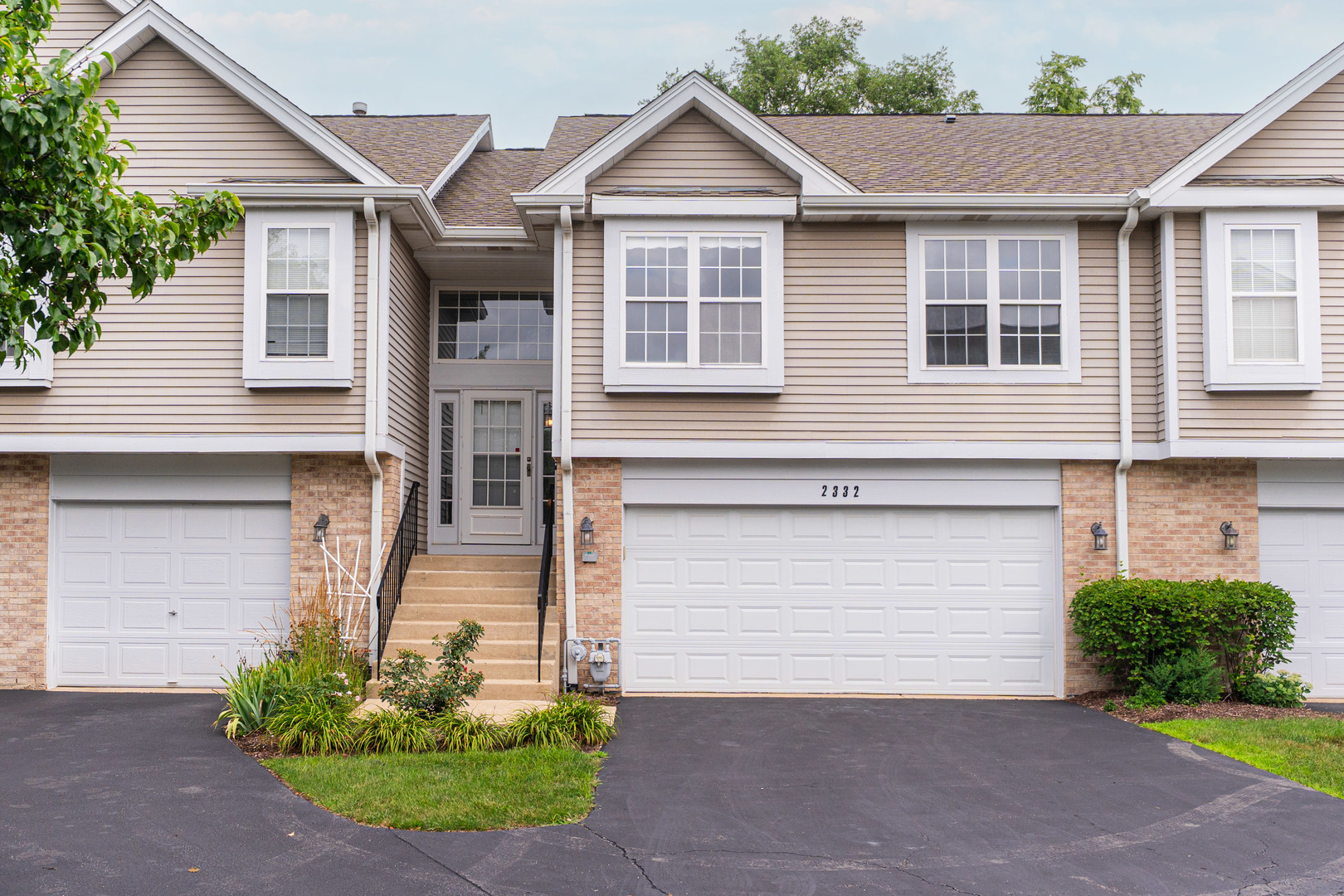 2332 Old George Way, Downers Grove, IL 60515