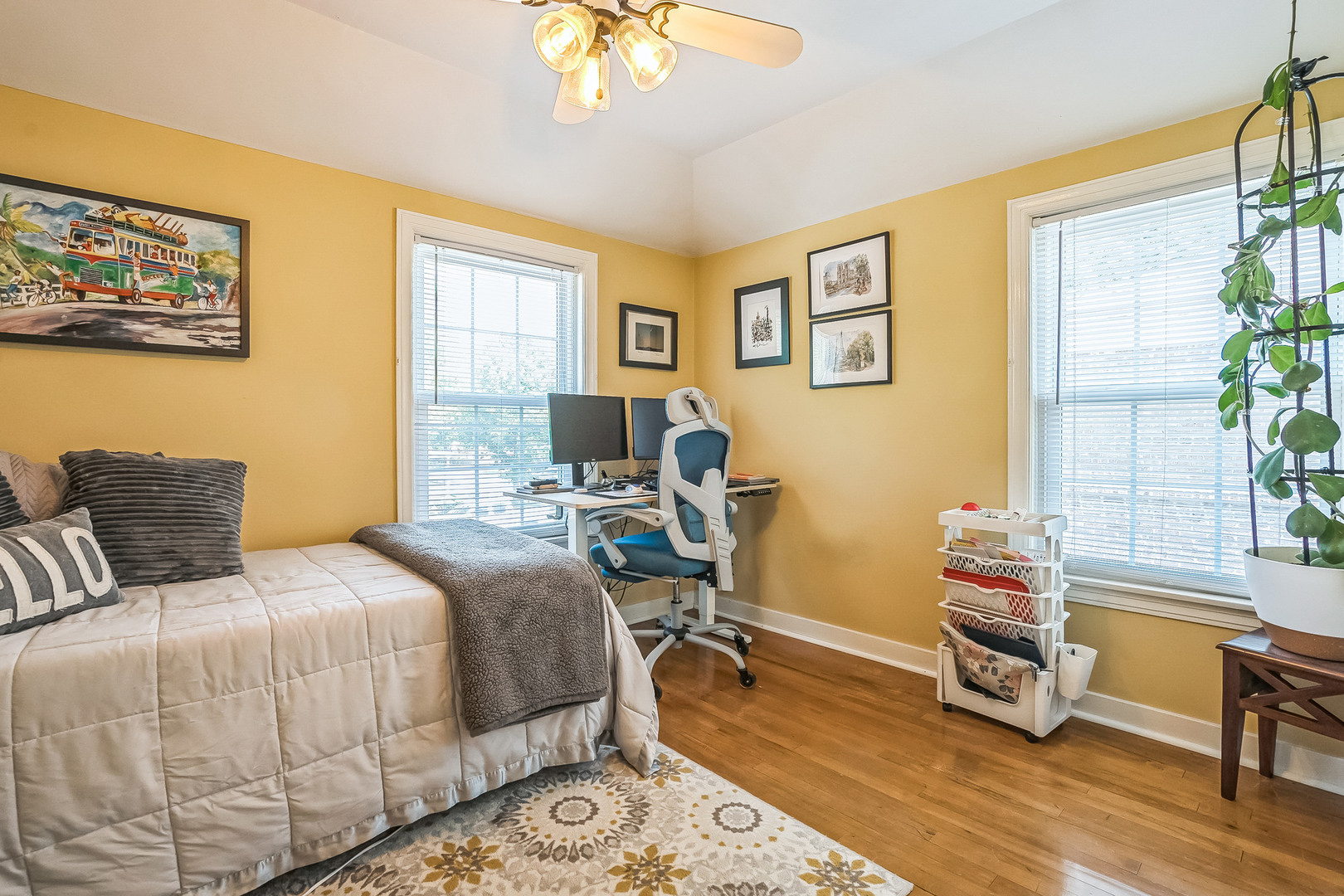 7805 W Farragut Avenue, Chicago, IL 60656