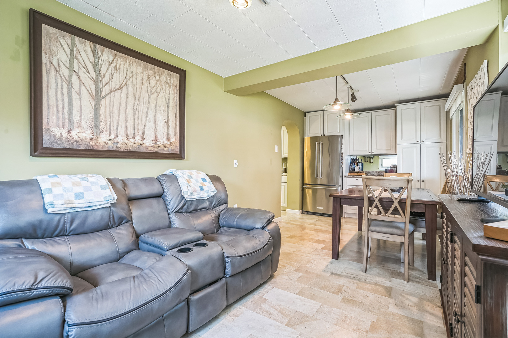7805 W Farragut Avenue, Chicago, IL 60656