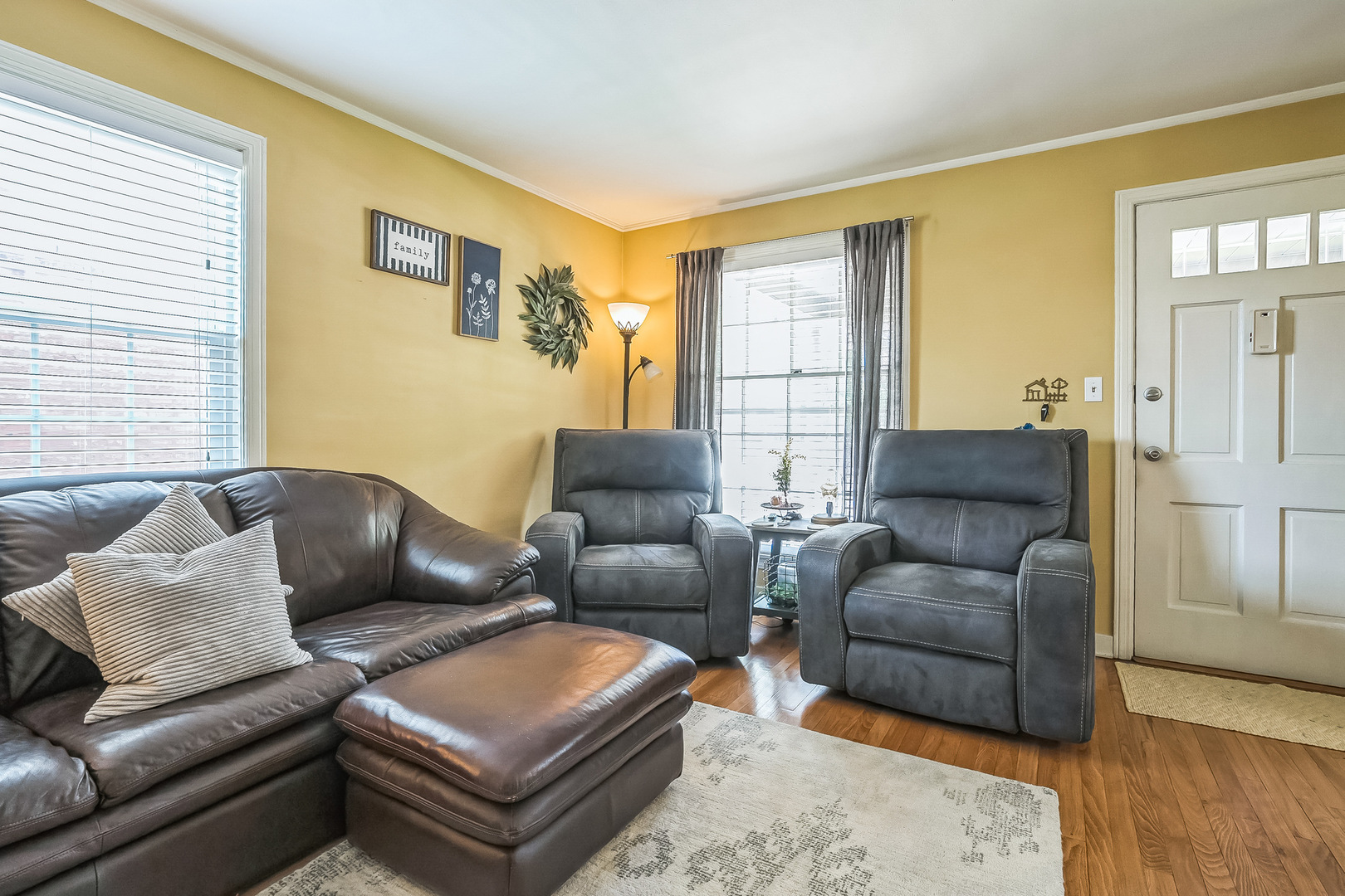 7805 W Farragut Avenue, Chicago, IL 60656