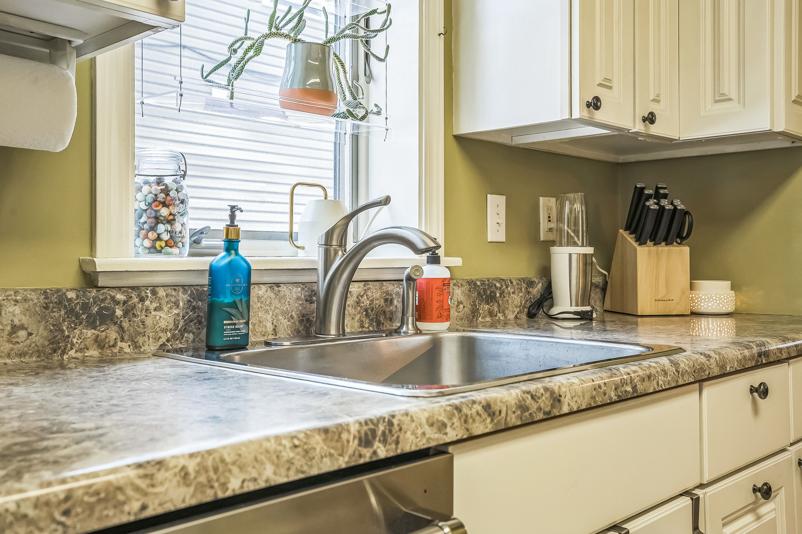 7805 W Farragut Avenue, Chicago, IL 60656