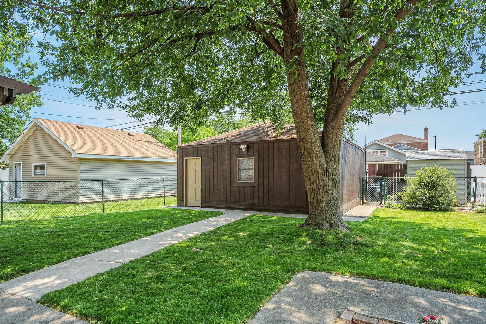 7805 W Farragut Avenue, Chicago, IL 60656
