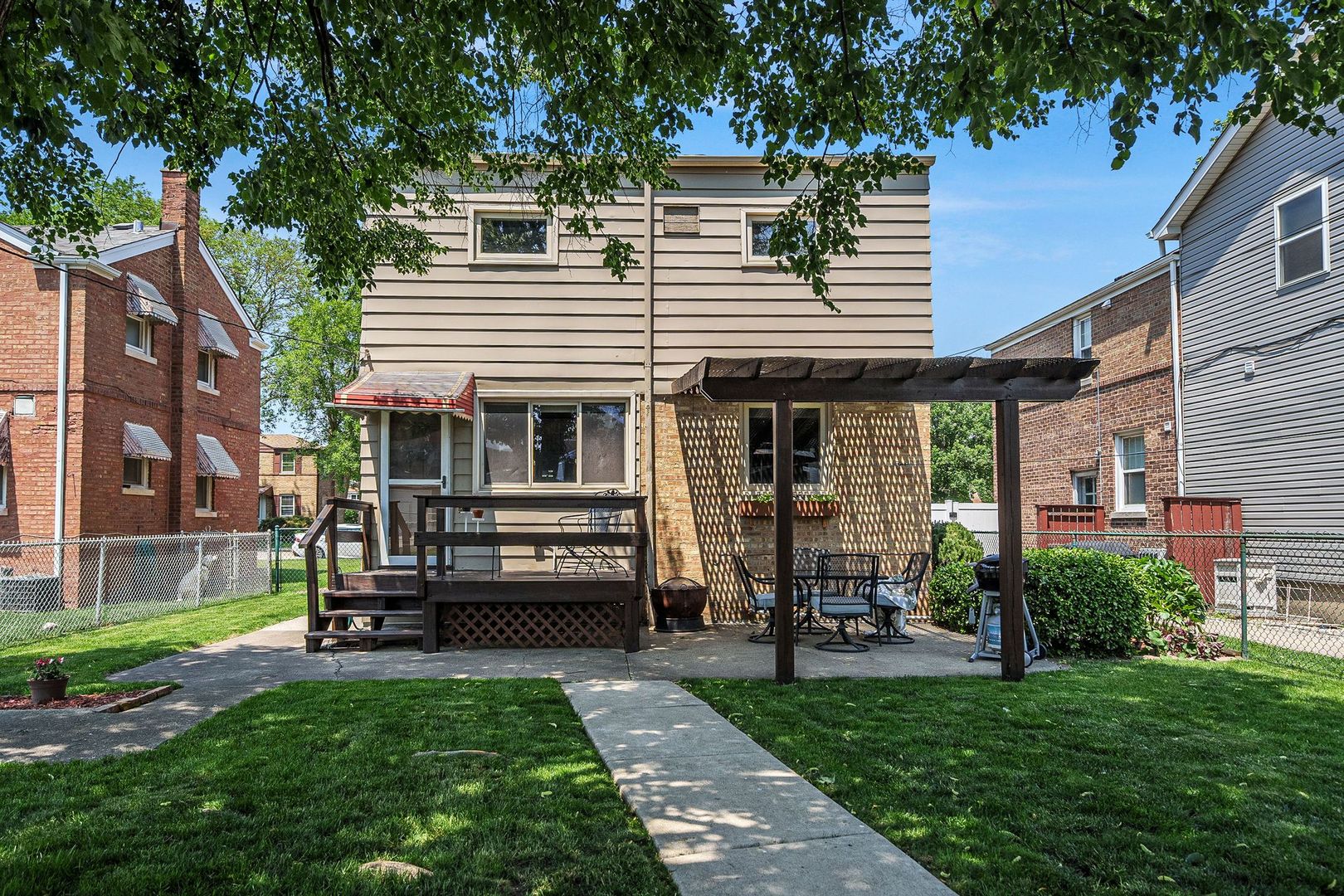 7805 W Farragut Avenue, Chicago, IL 60656