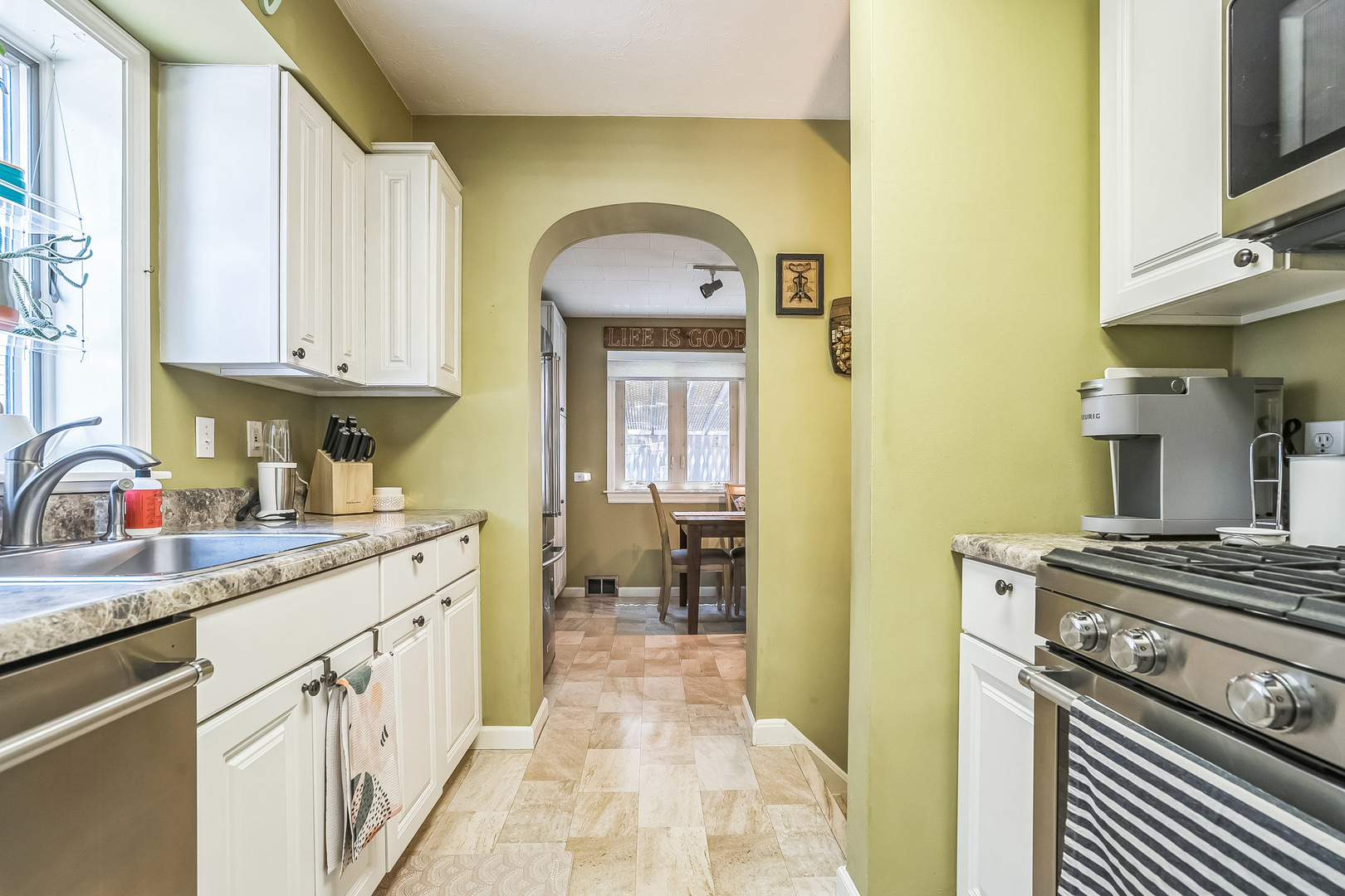 7805 W Farragut Avenue, Chicago, IL 60656